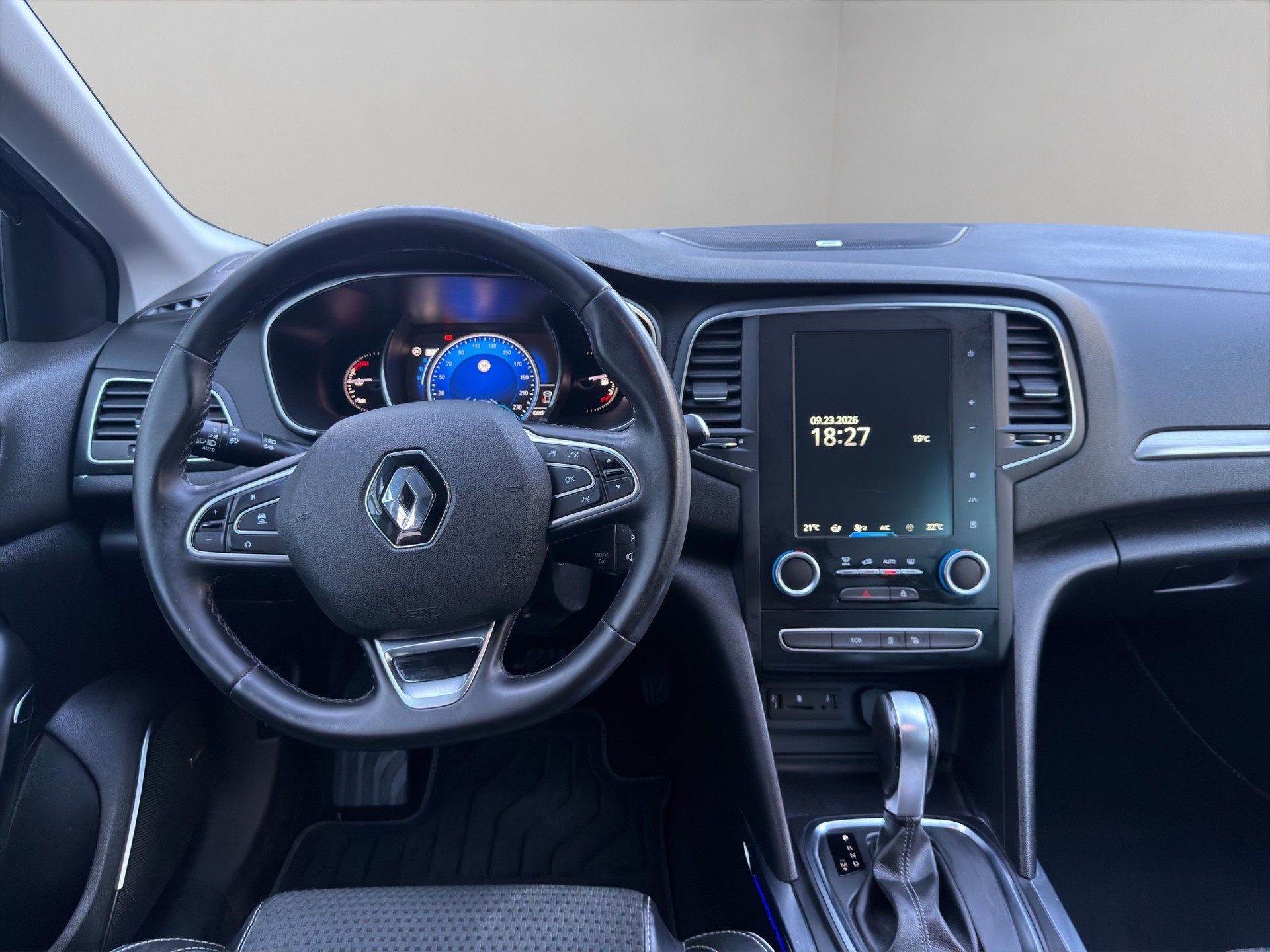 RENAULT Mégane Grandtour 1.2 16V Turbo Bose EDC-image-9