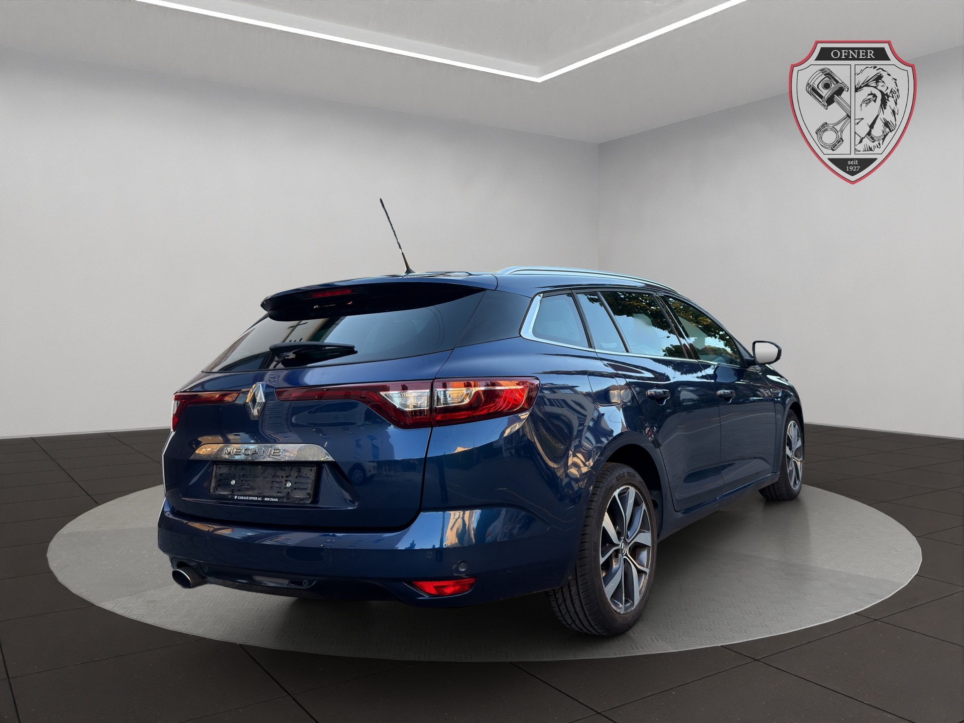 RENAULT Mégane Grandtour 1.2 16V Turbo Bose EDC-image-6