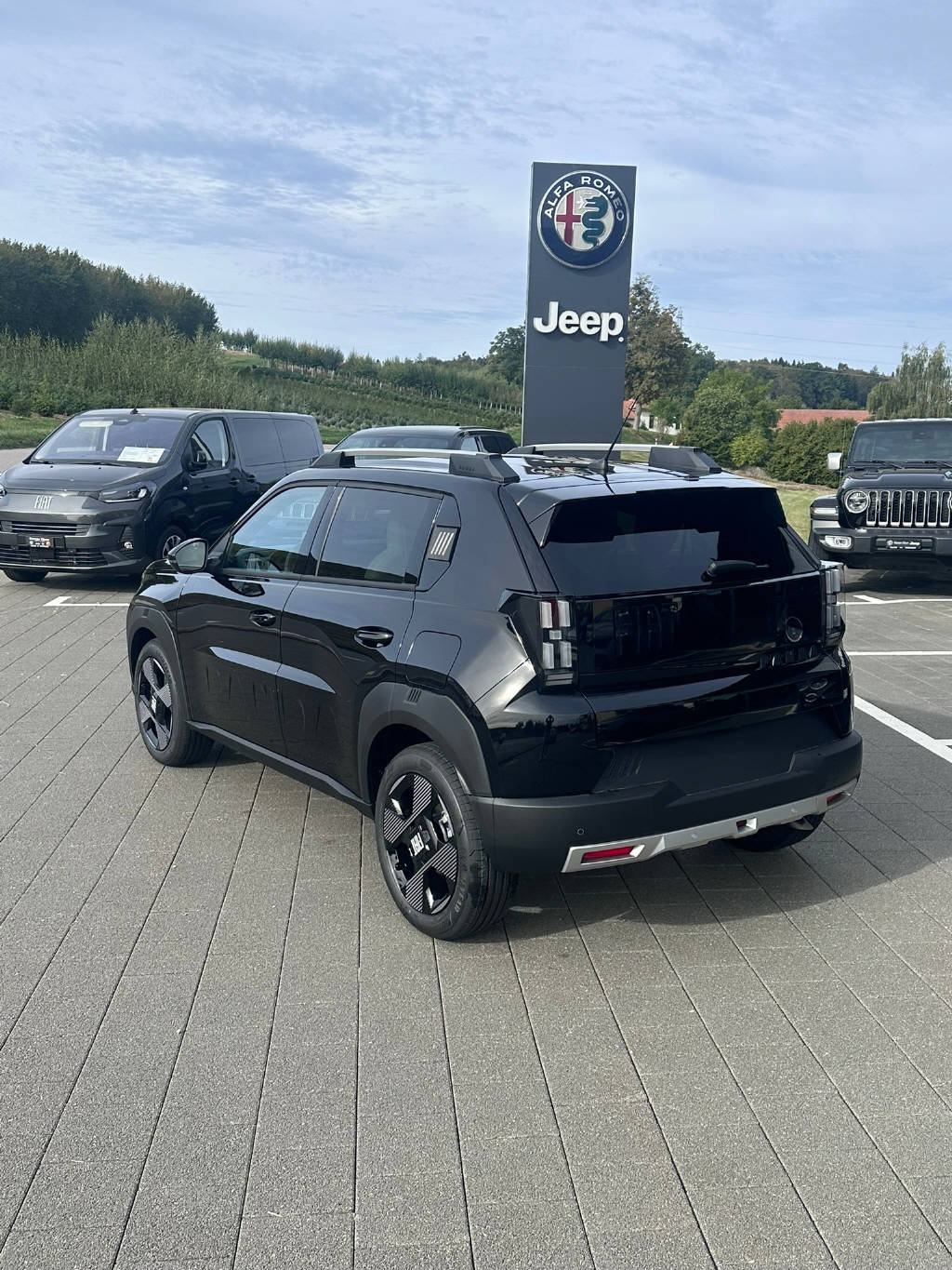 FIAT Grande Panda 1.2 Hybrid La Prima-image-2