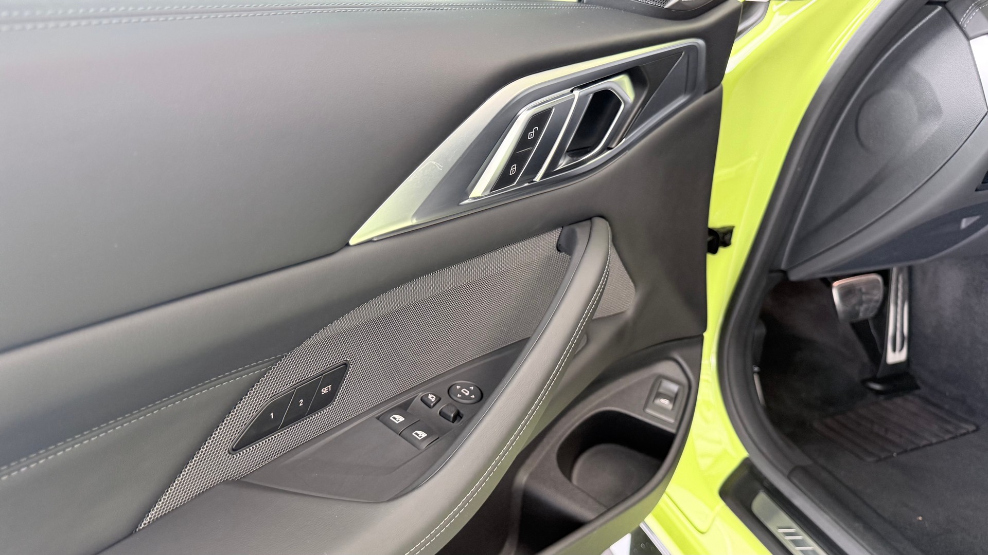 BMW M4 Competition xDrive Coupé-image-10