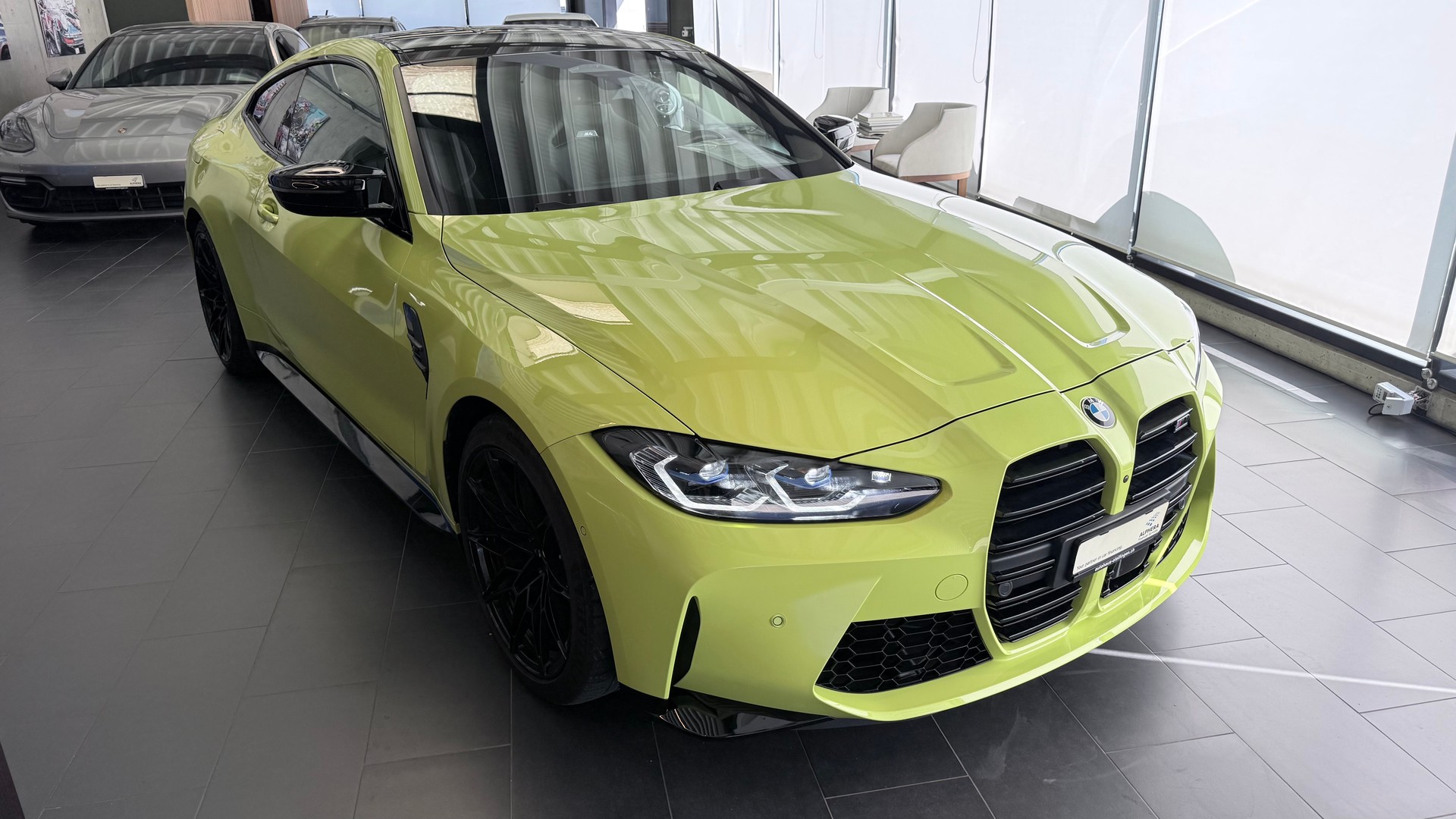 BMW M4 Competition xDrive Coupé-image-1