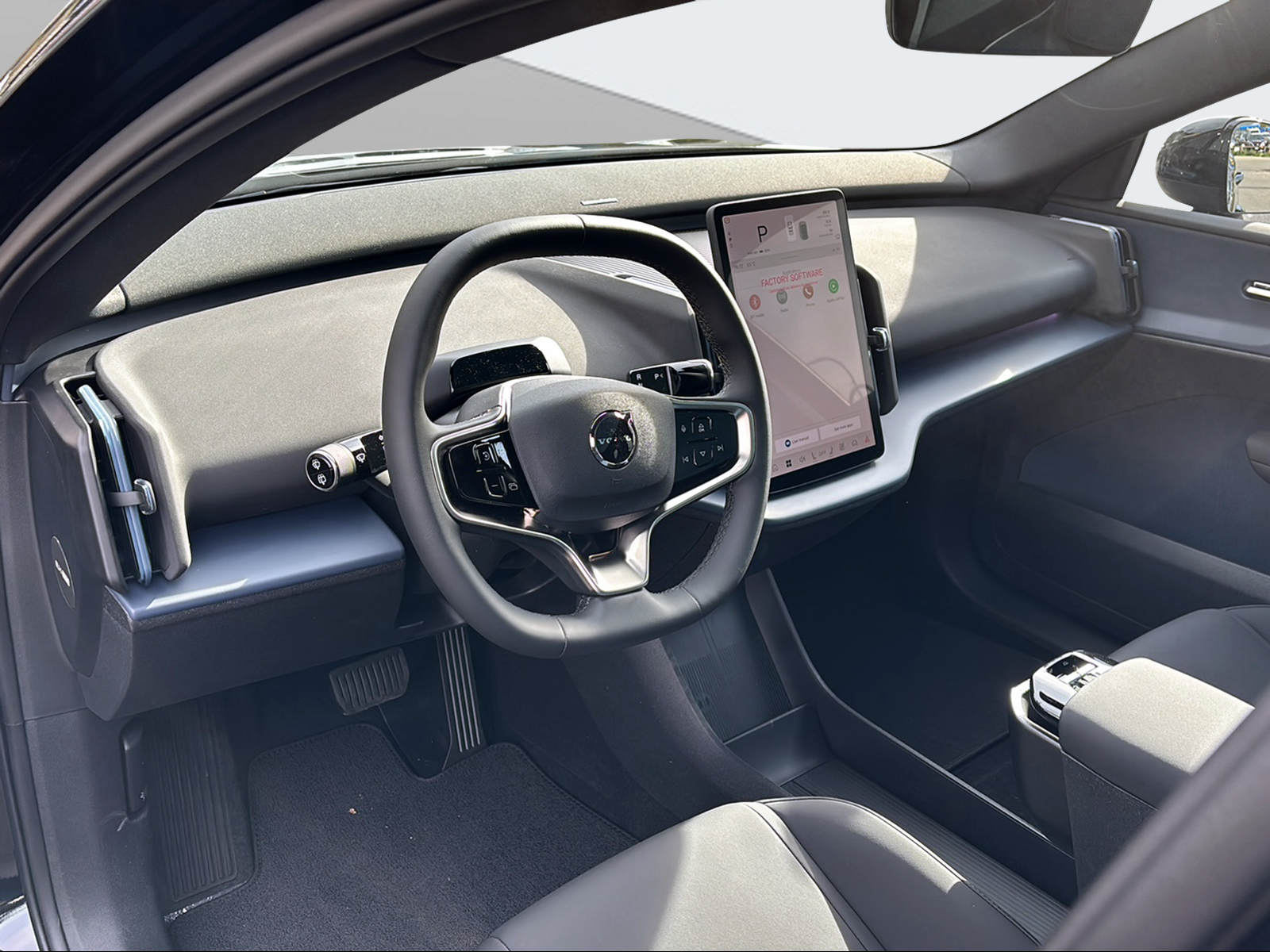 VOLVO EX30 E60 69kWh Twin Ultra-image-9