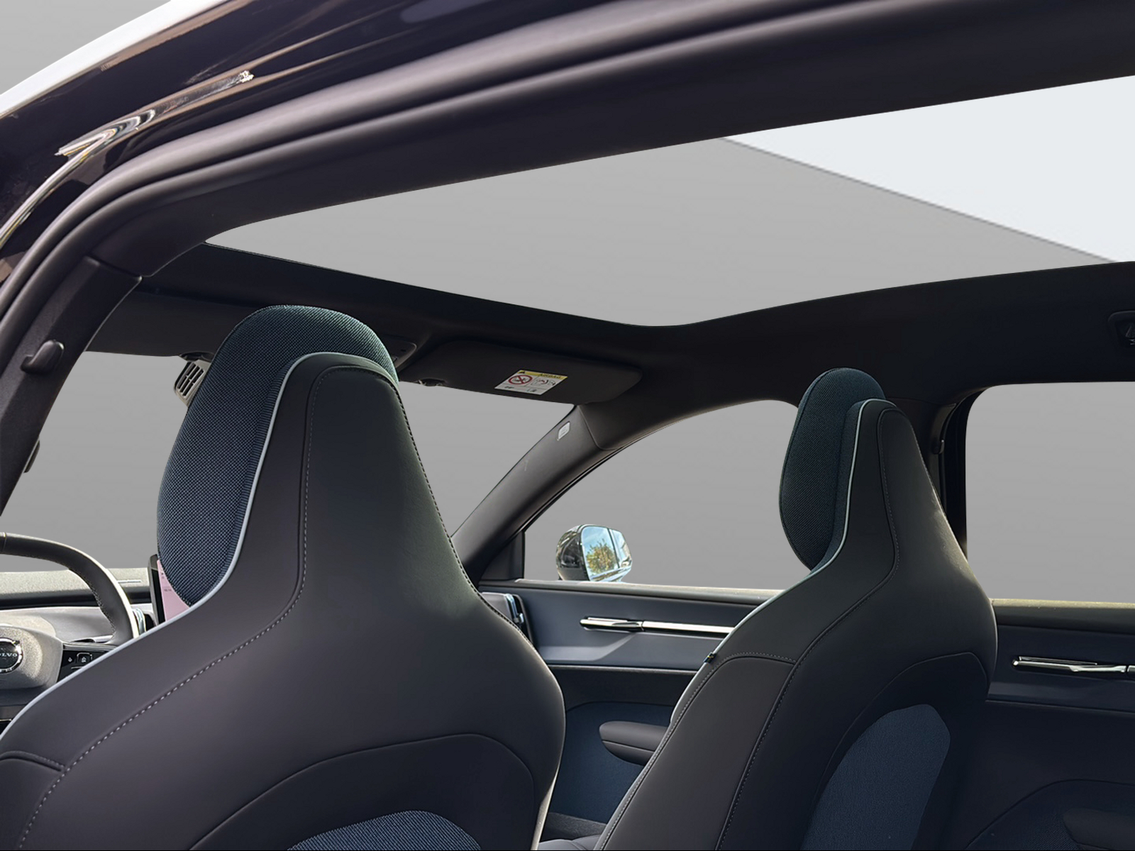 VOLVO EX30 E60 69kWh Twin Ultra-image-15