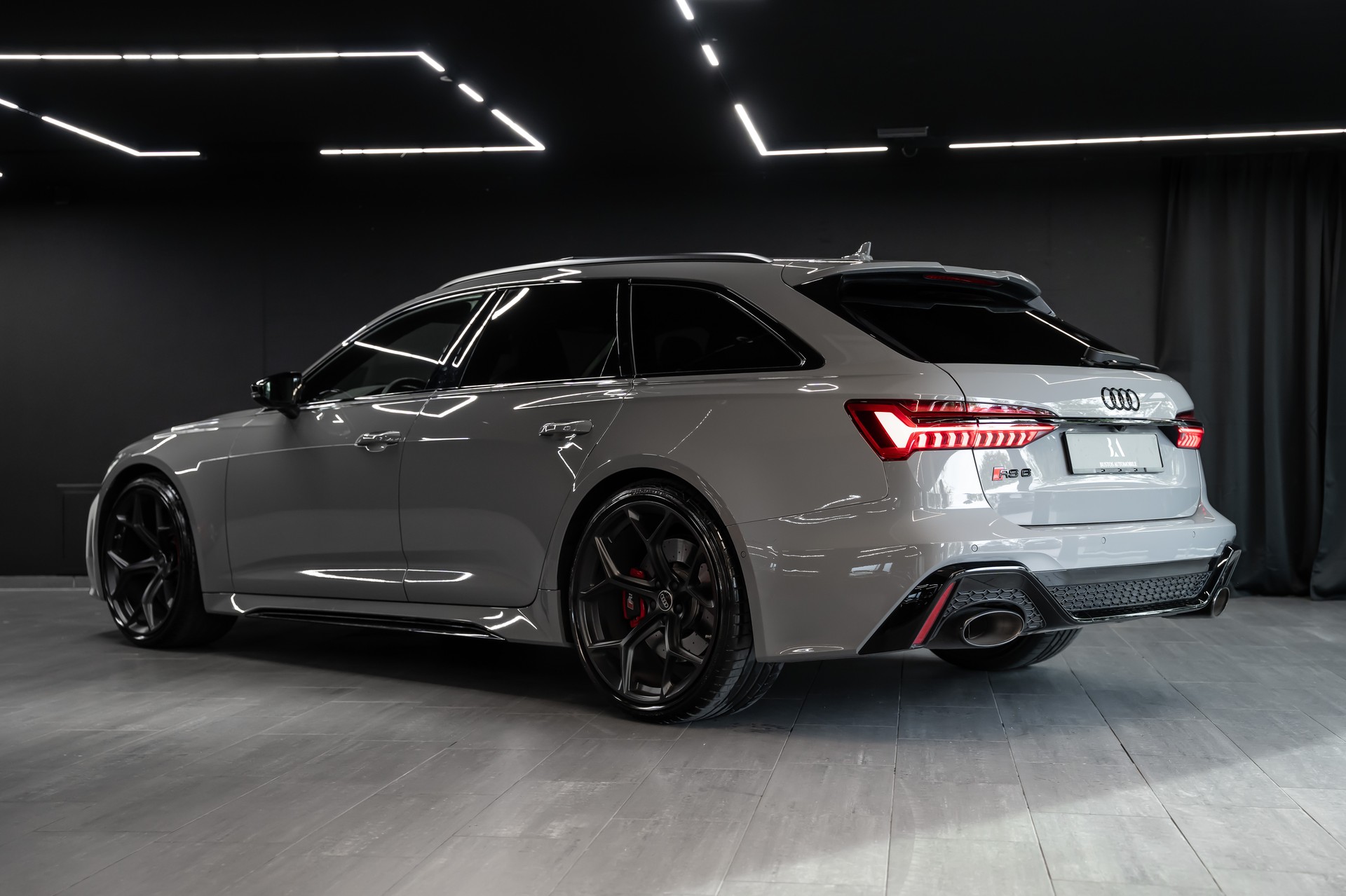 AUDI RS6 Avant 4.0 TFSI V8 Performance / CH Auto / Audi Werksgarantie / Gratis Service / Sitzkühlung / Bang & Olufsen uvm...-image-6