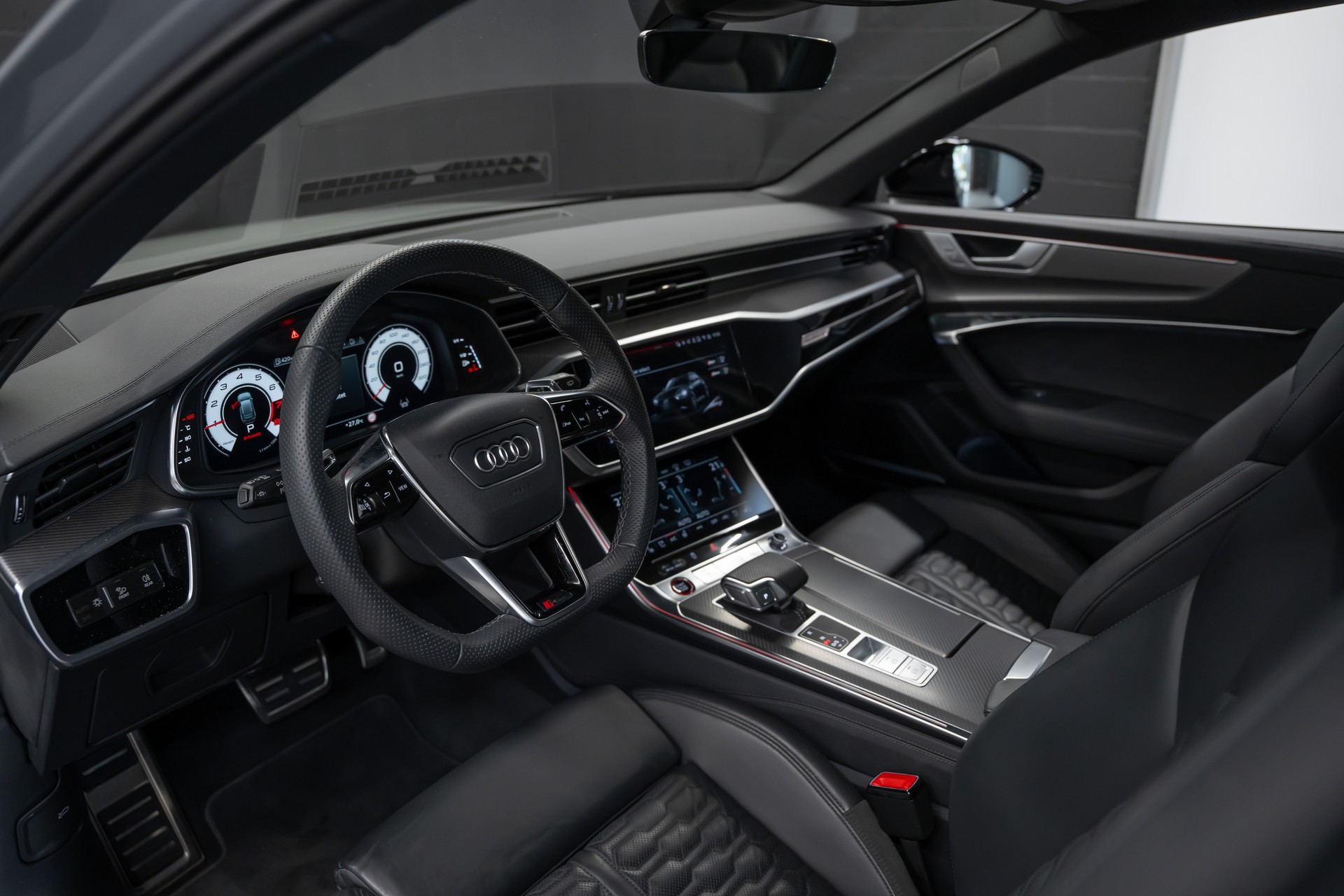 AUDI RS6 Avant 4.0 TFSI V8 Performance / CH Auto / Audi Werksgarantie / Gratis Service / Sitzkühlung / Bang & Olufsen uvm...-image-9