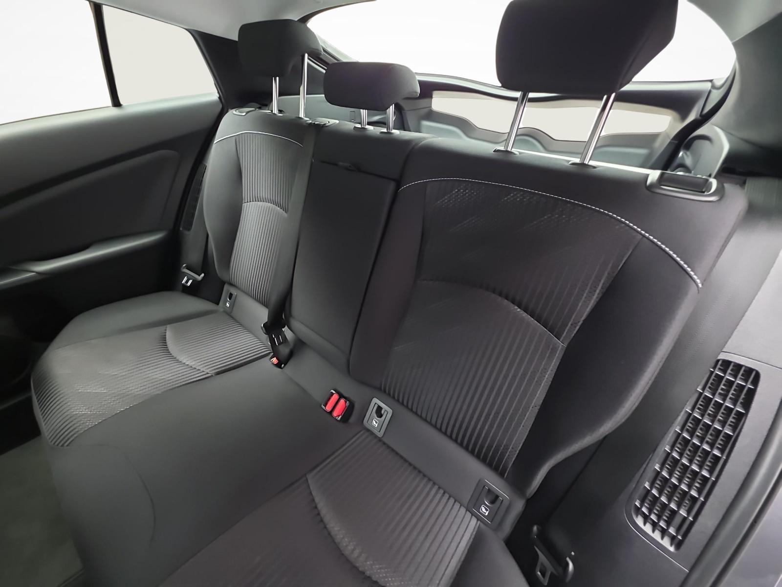 TOYOTA Prius 1.8 VVTi HSD Plug-In Premium-image-8