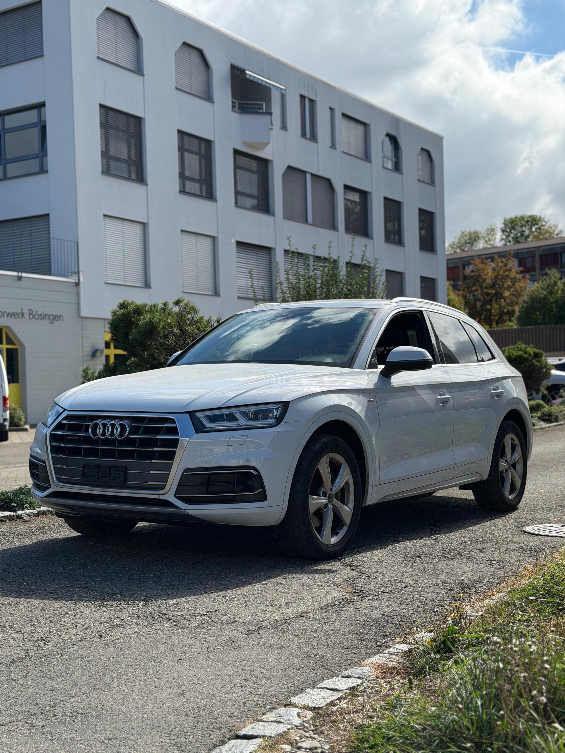 AUDI Q5 2.0 TFSI sport quattro S-tronic-image-0