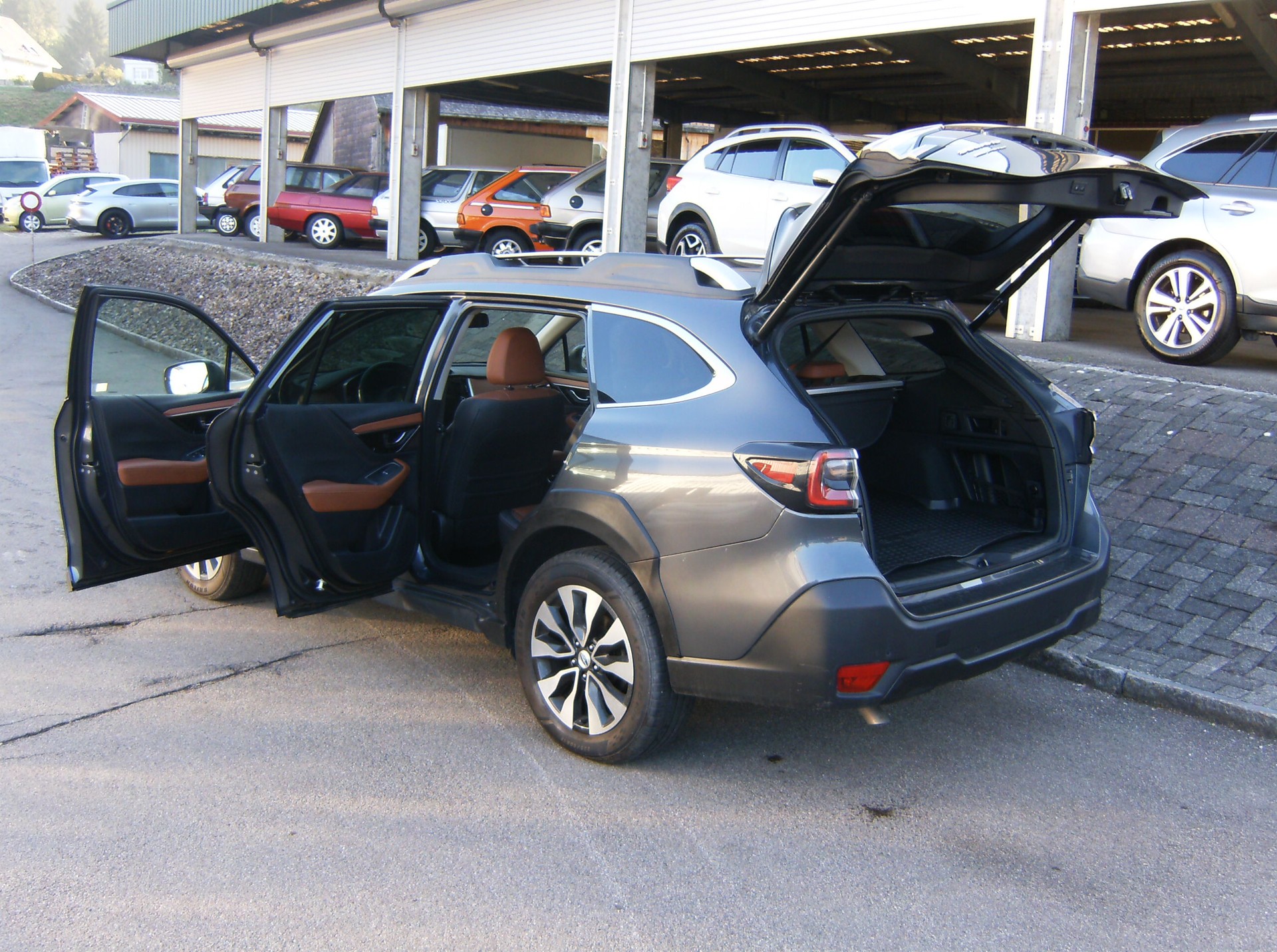 SUBARU Outback 2.5i Luxury AWD Lineartronic-image-4