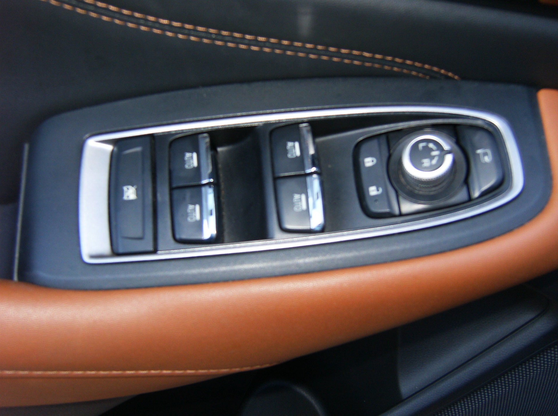 SUBARU Outback 2.5i Luxury AWD Lineartronic-image-9
