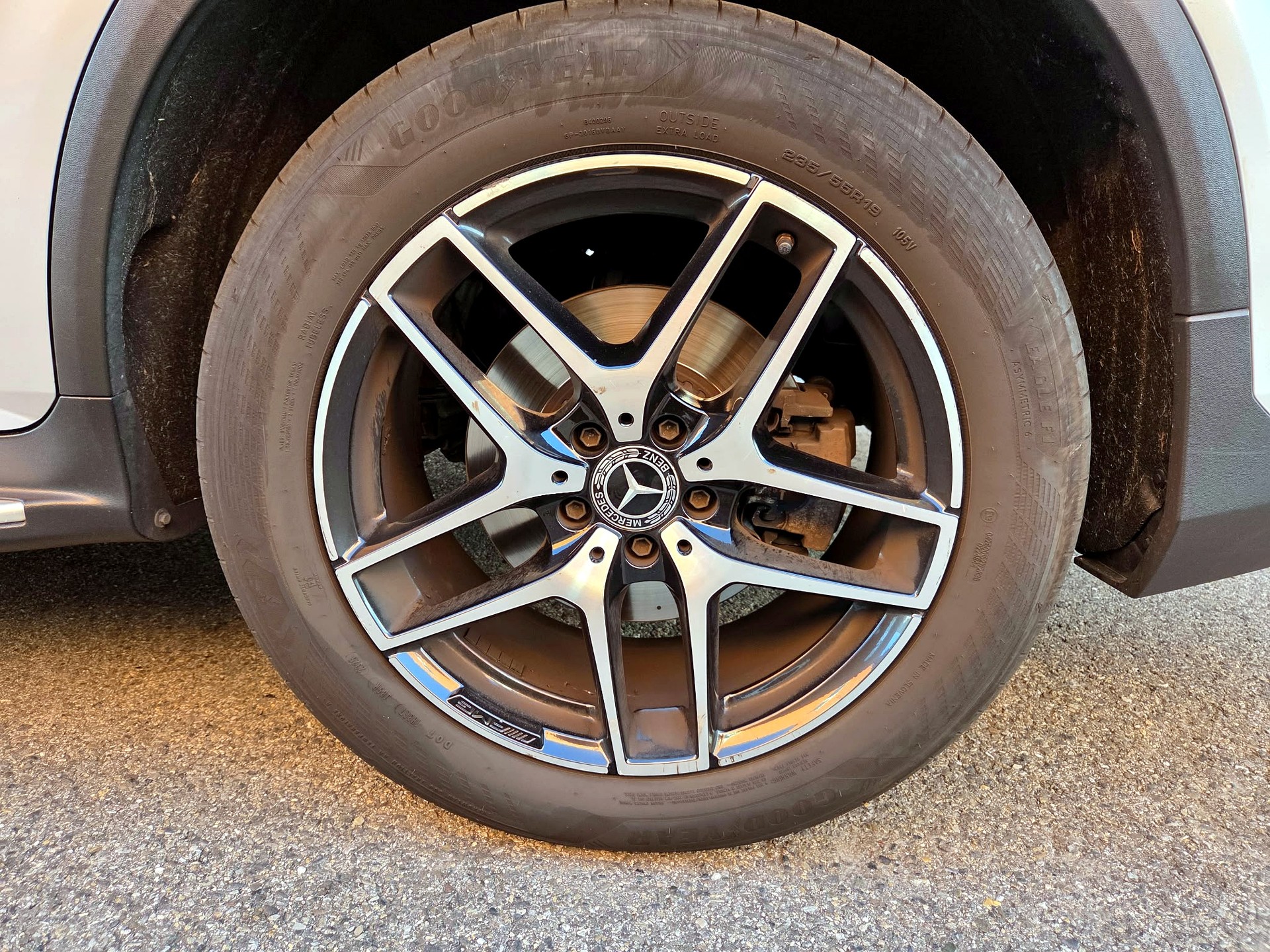 MERCEDES-BENZ GLC 250 AMG Line 4Matic 9G-Tronic-image-9