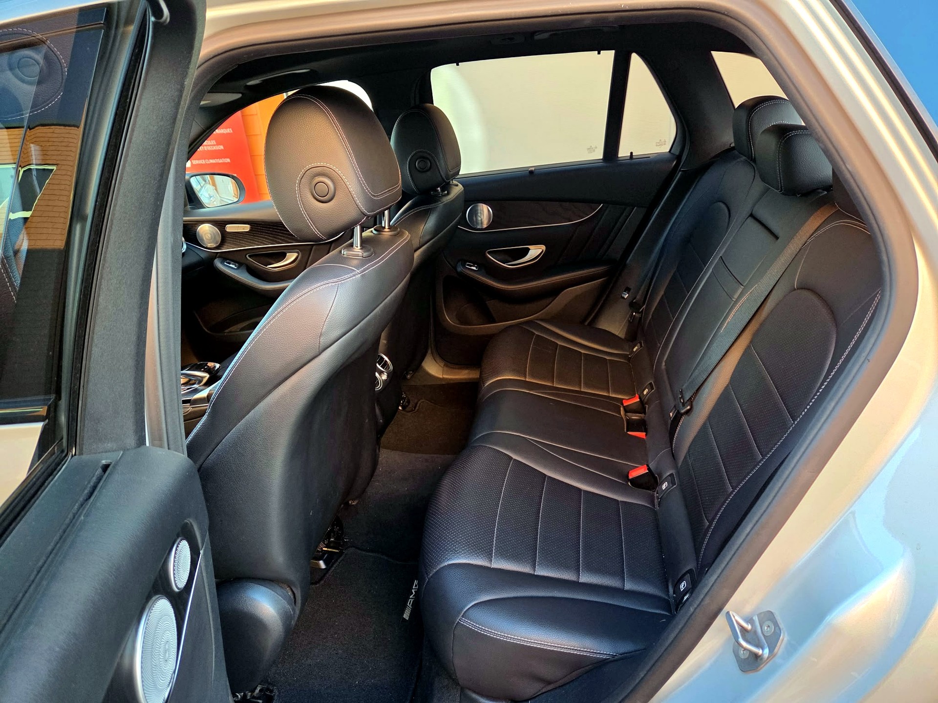 MERCEDES-BENZ GLC 250 AMG Line 4Matic 9G-Tronic-image-7