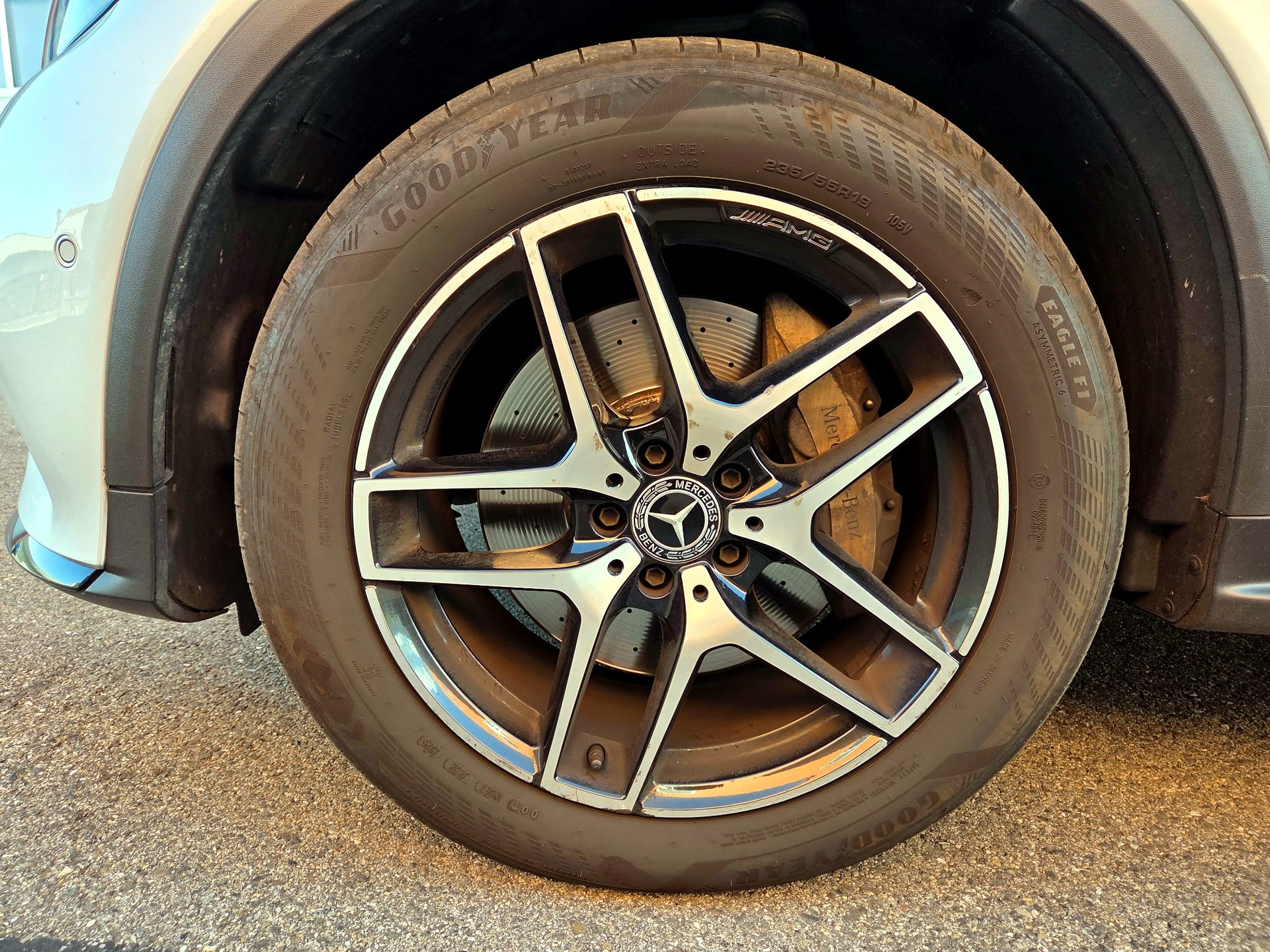 MERCEDES-BENZ GLC 250 AMG Line 4Matic 9G-Tronic-image-10