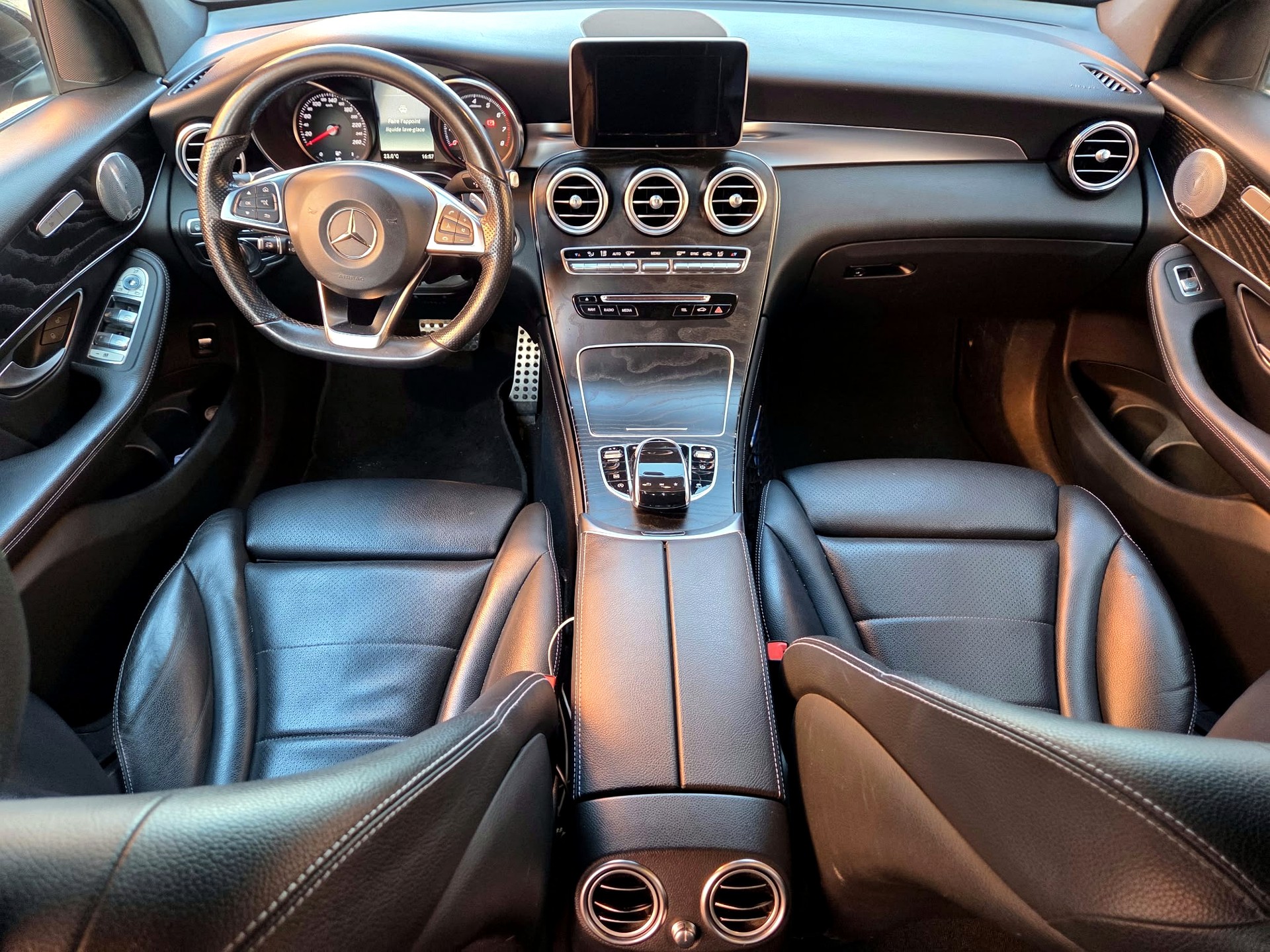 MERCEDES-BENZ GLC 250 AMG Line 4Matic 9G-Tronic-image-4