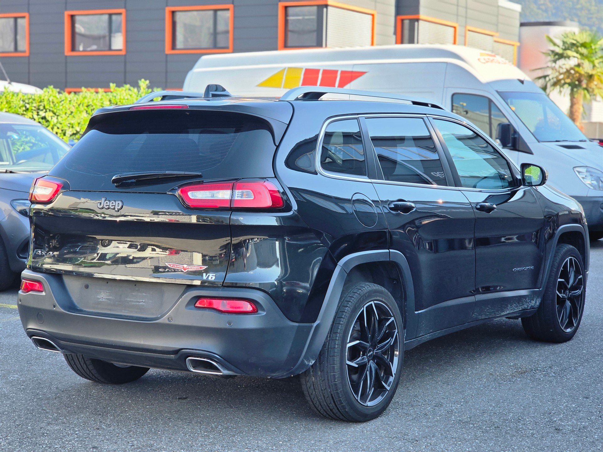 JEEP Cherokee 2.2TD Longitude Sw- Black Ed. AWD 9ATX-image-5