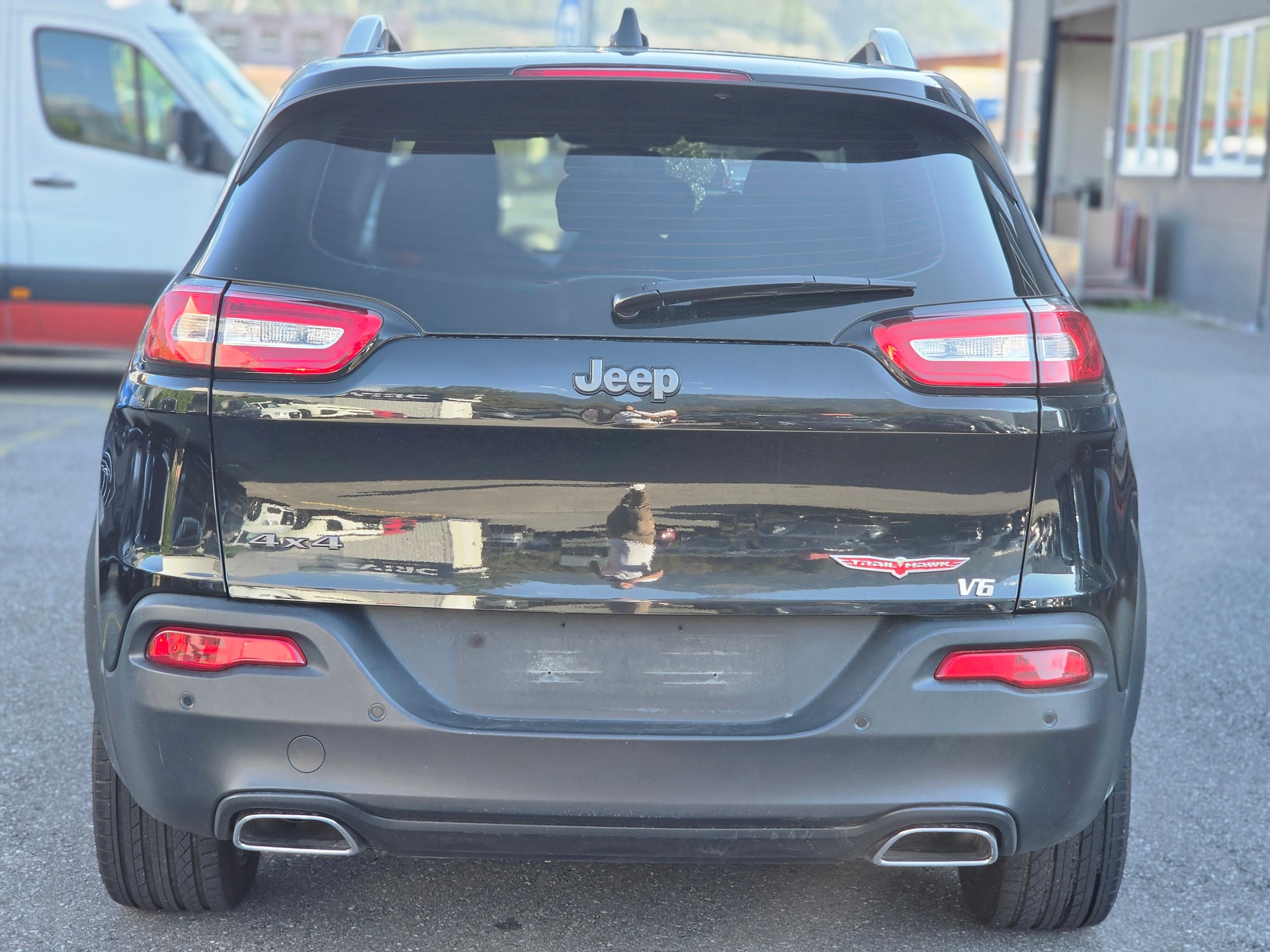 JEEP Cherokee 2.2TD Longitude Sw- Black Ed. AWD 9ATX-image-3