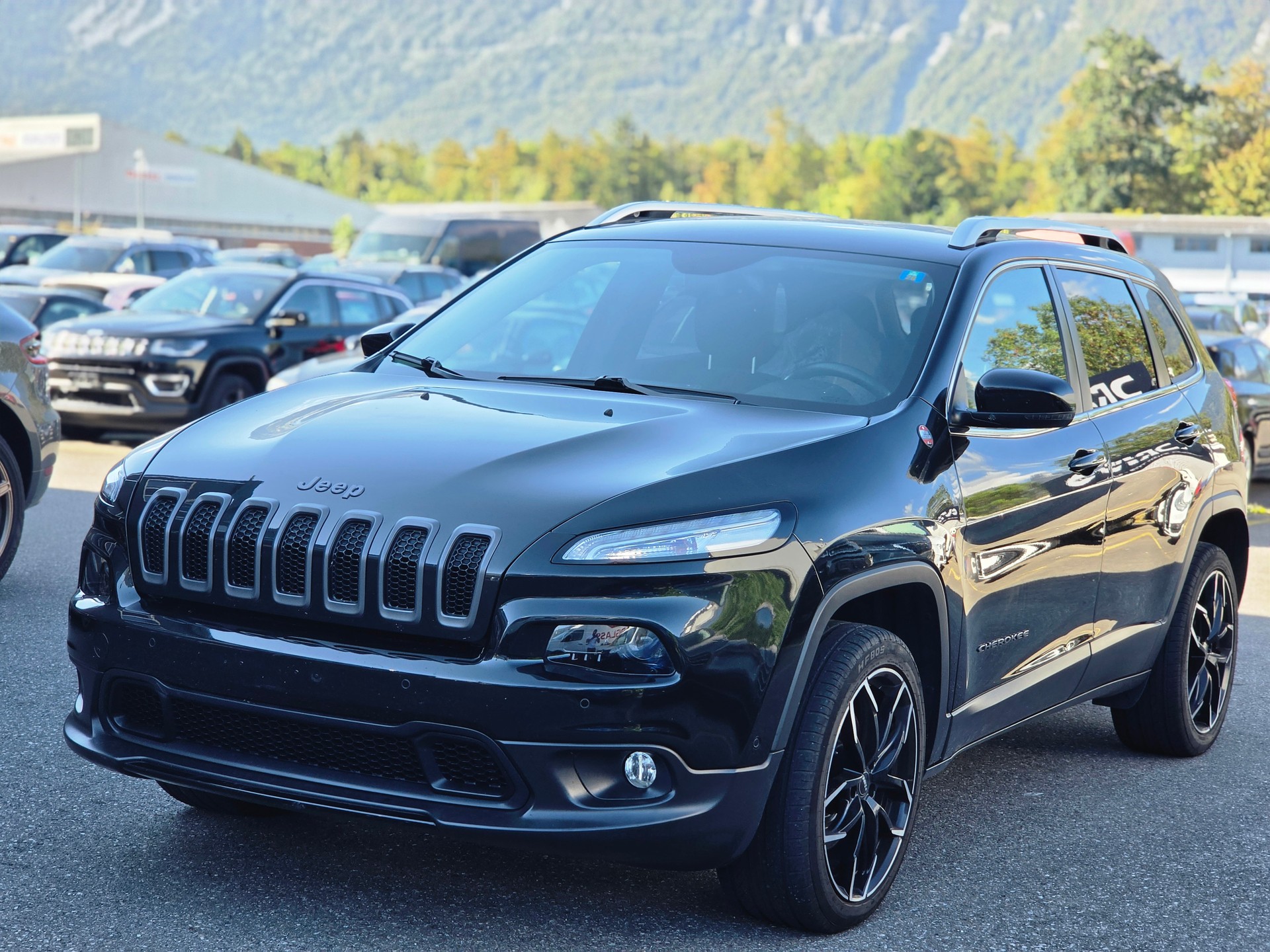 JEEP Cherokee 2.2TD Longitude Sw- Black Ed. AWD 9ATX-image-2
