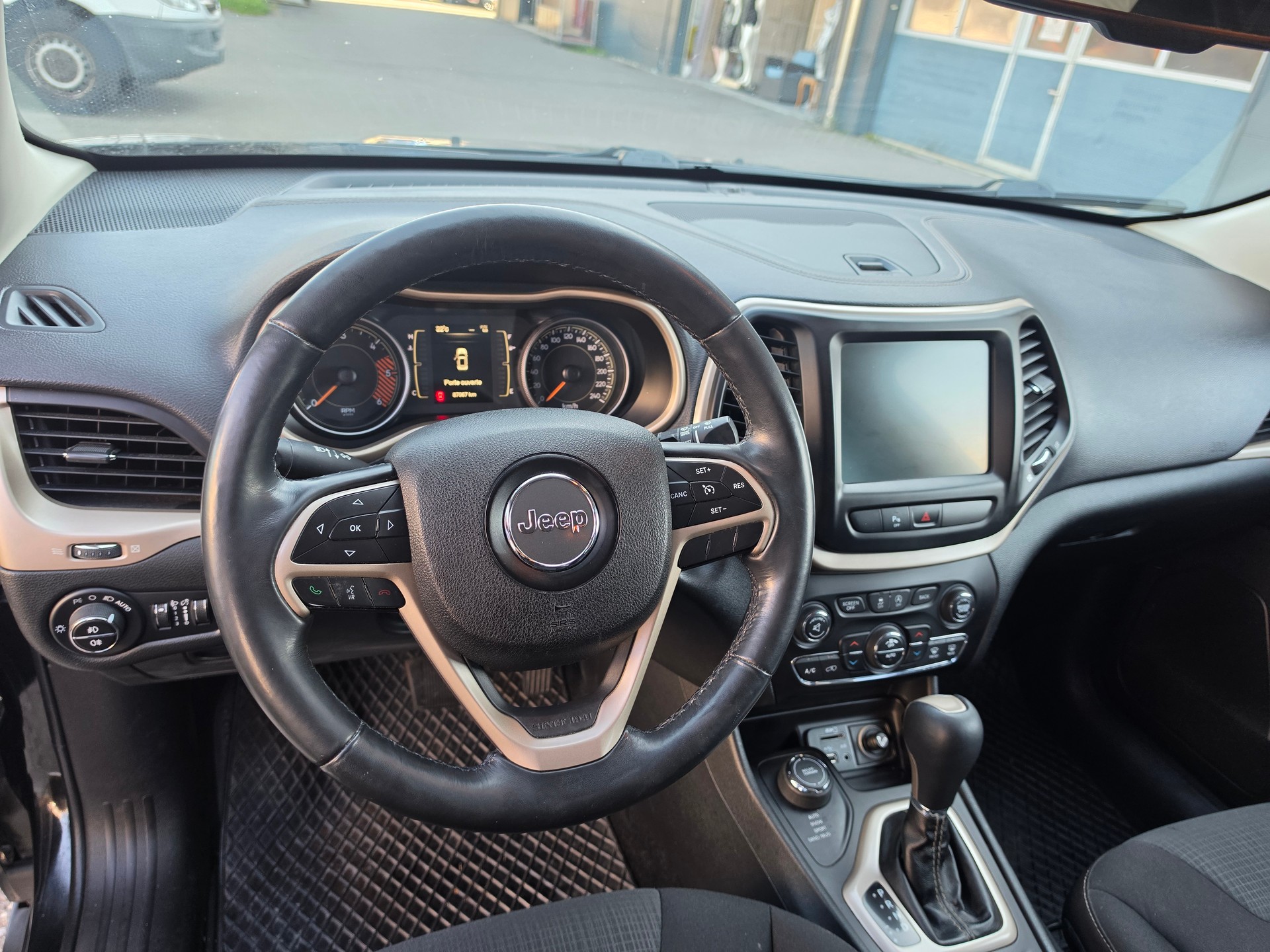 JEEP Cherokee 2.2TD Longitude Sw- Black Ed. AWD 9ATX-image-9