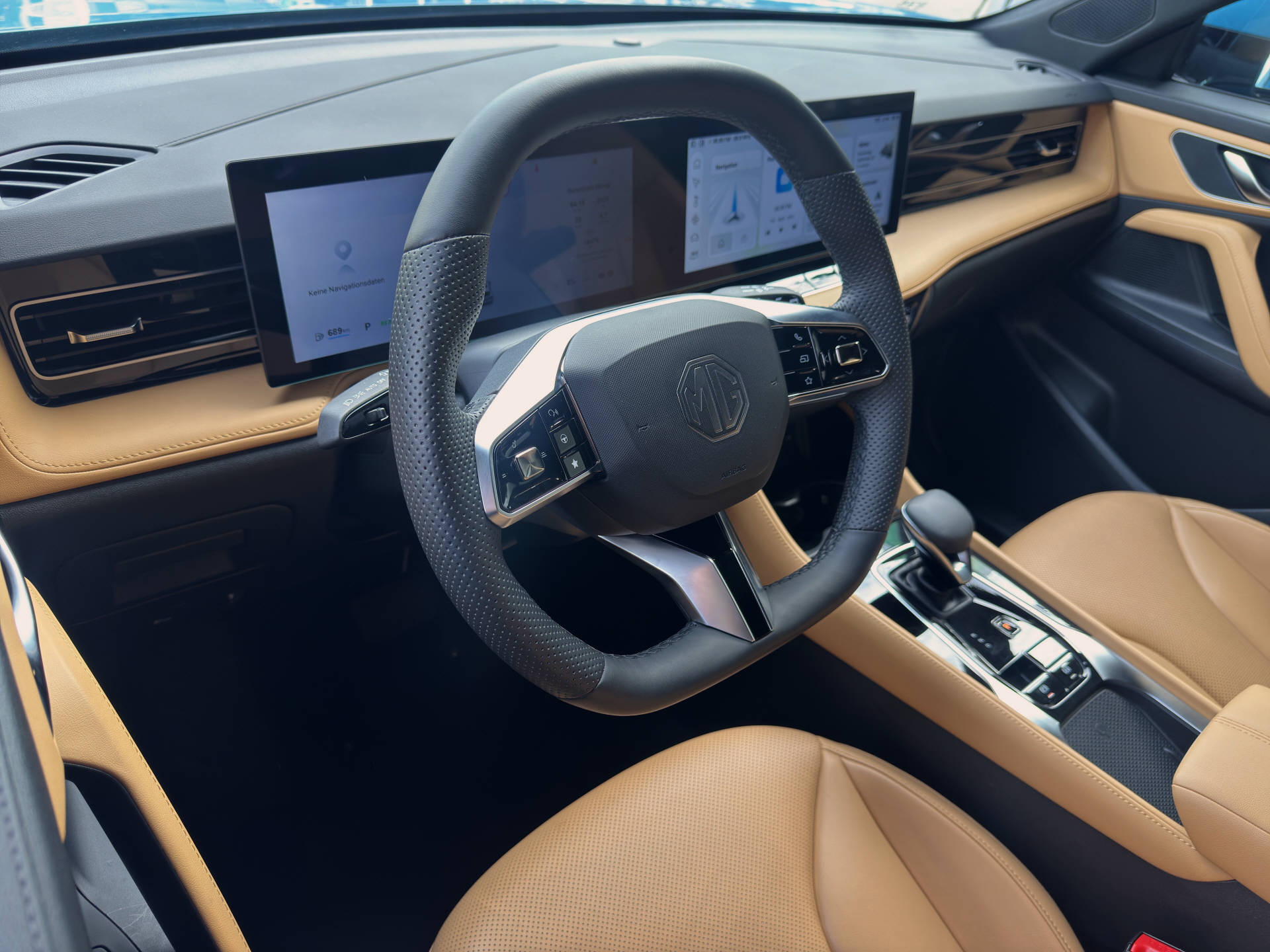 MG HS 1.5 Hybrid Luxury-image-13