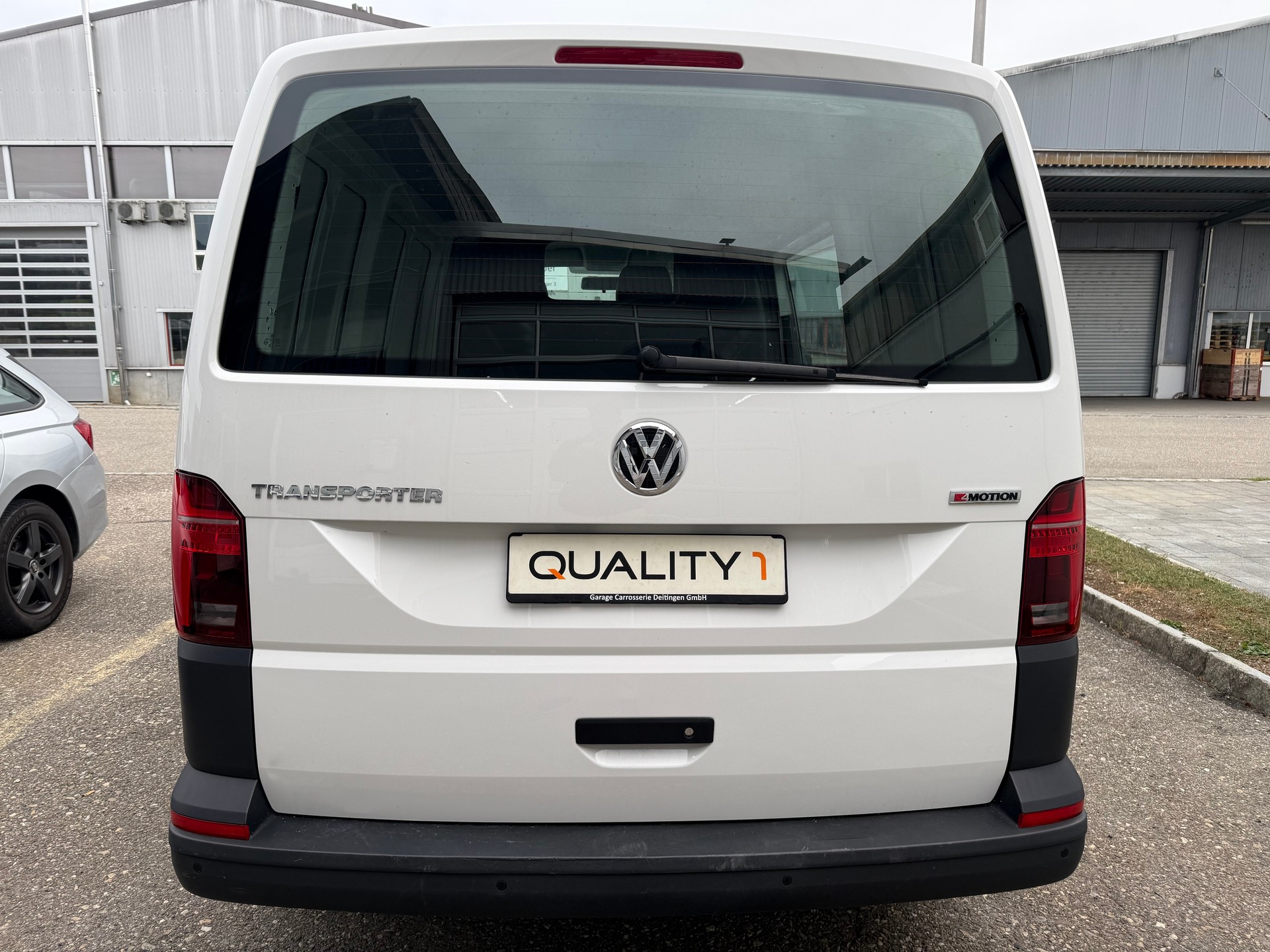 VW T6.1 2.0 TDI 4Motion DSG-image-4