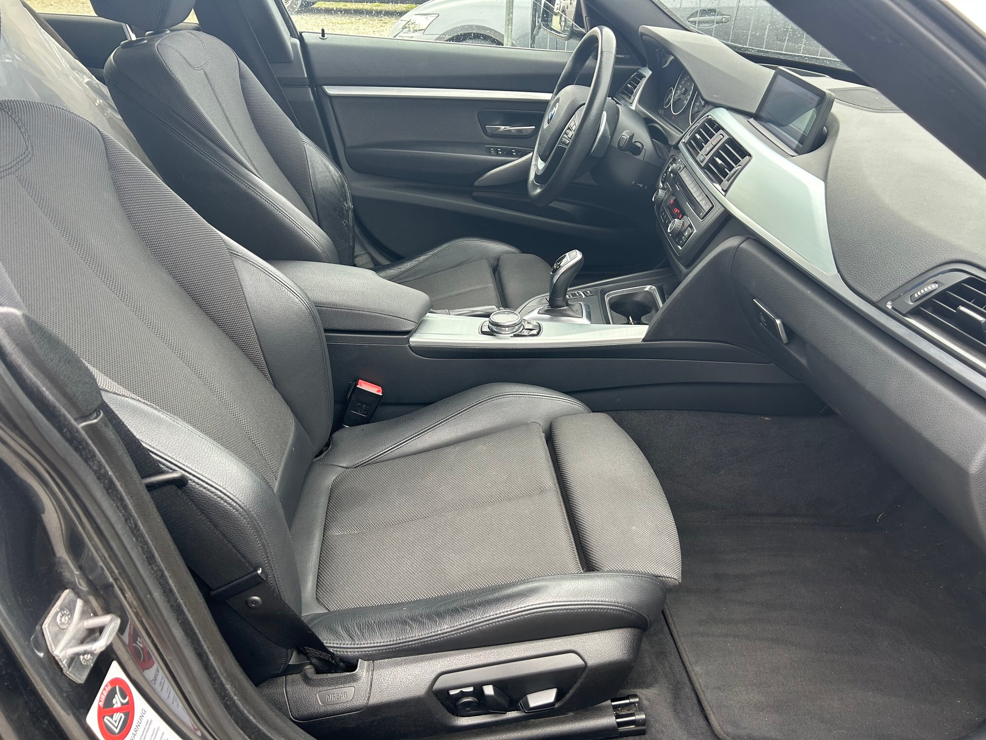 BMW 320d GT xDrive Modern Line Steptronic-image-11