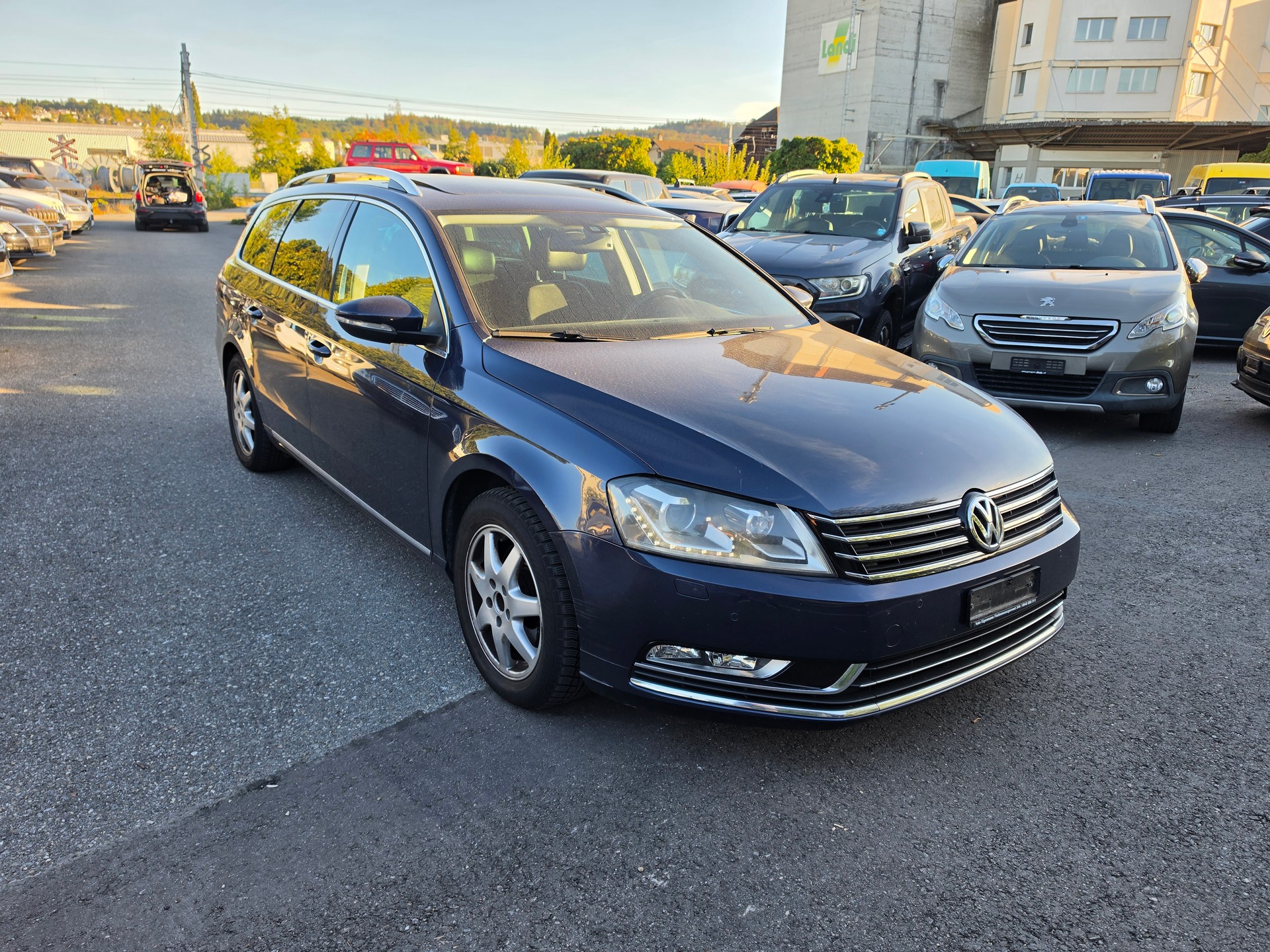 VW Passat Variant 2.0 TDI BMT Highline 4MDSG-image-6