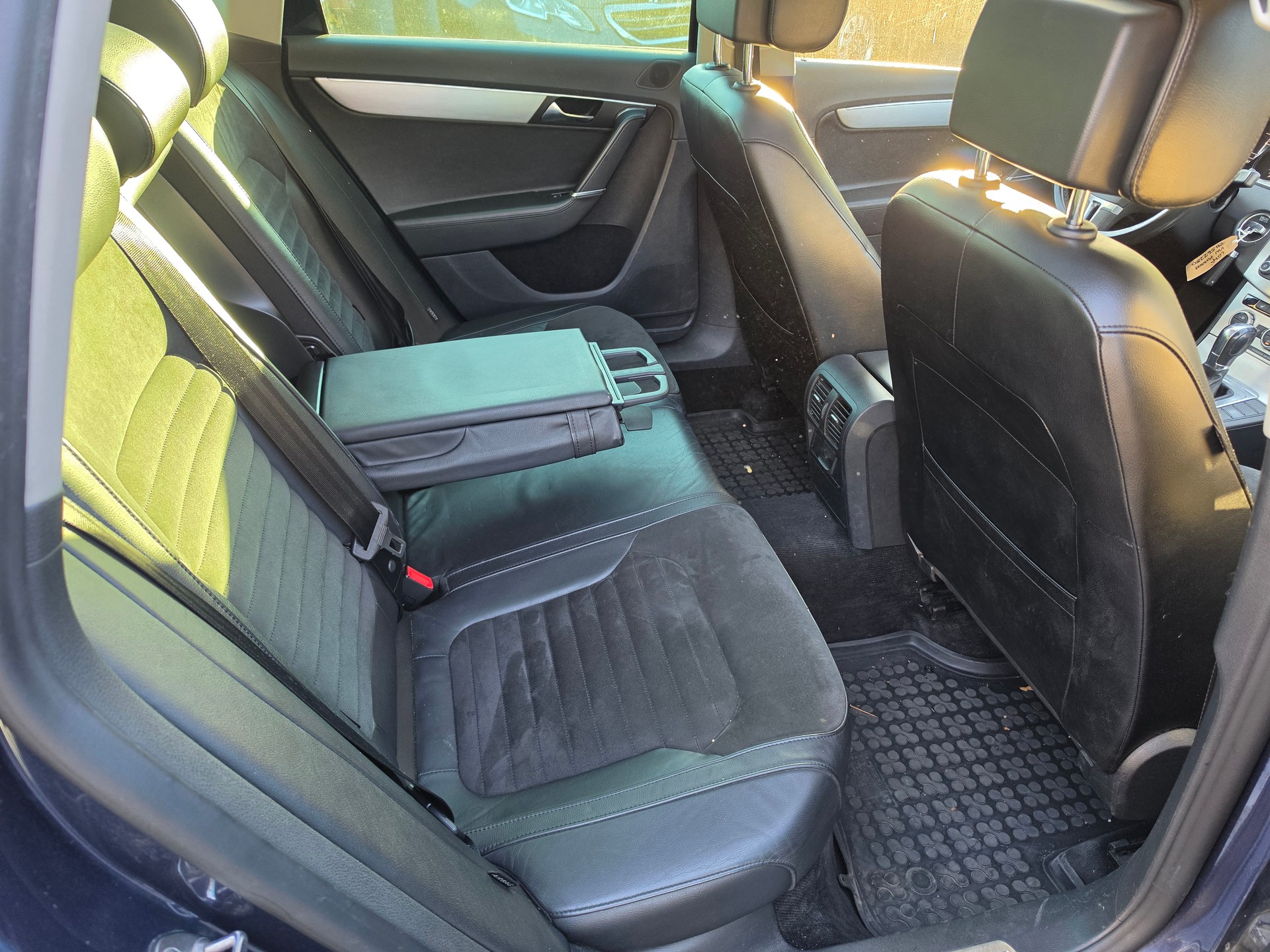VW Passat Variant 2.0 TDI BMT Highline 4MDSG-image-12
