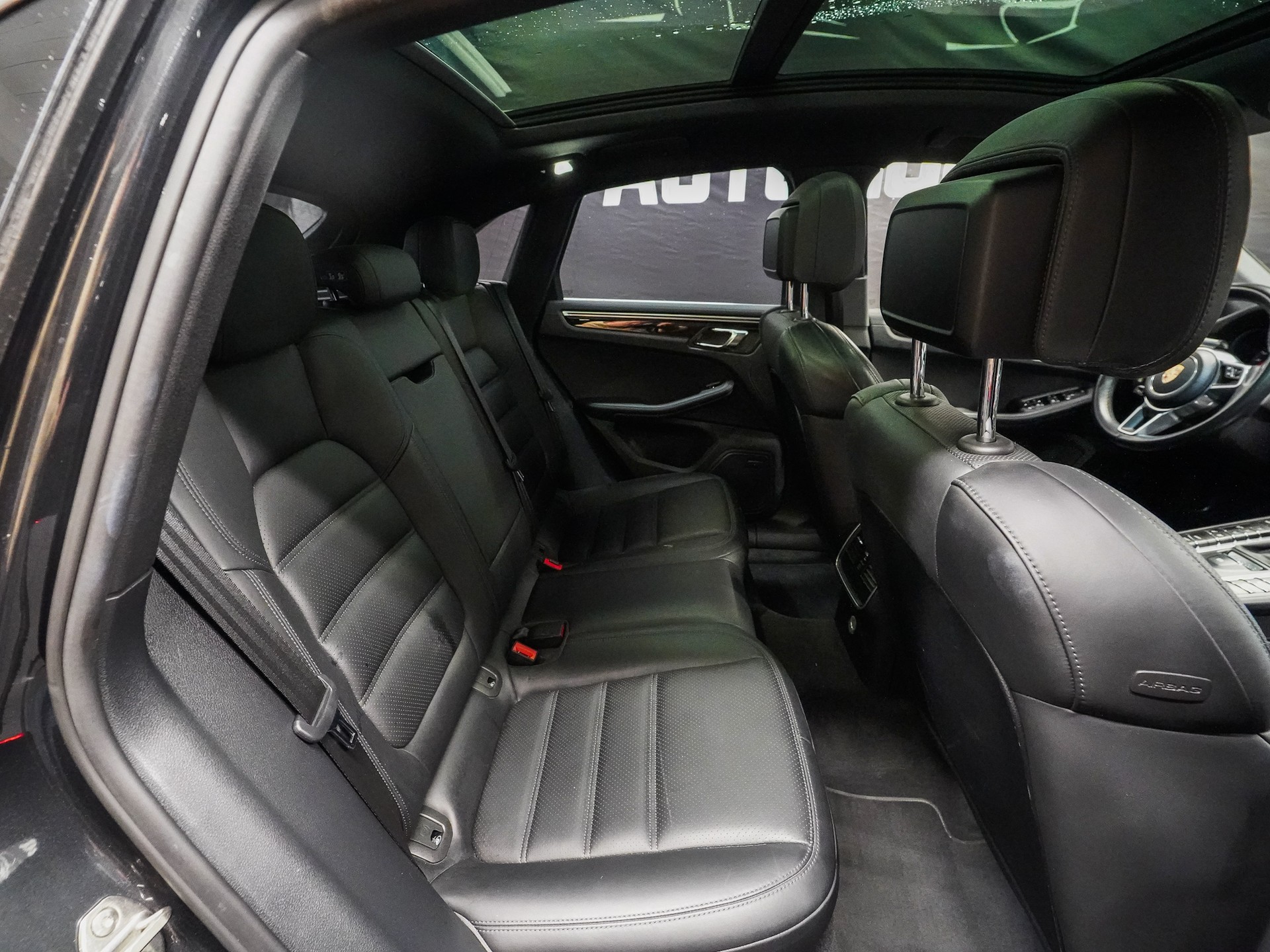 PORSCHE Macan S PDK-image-25