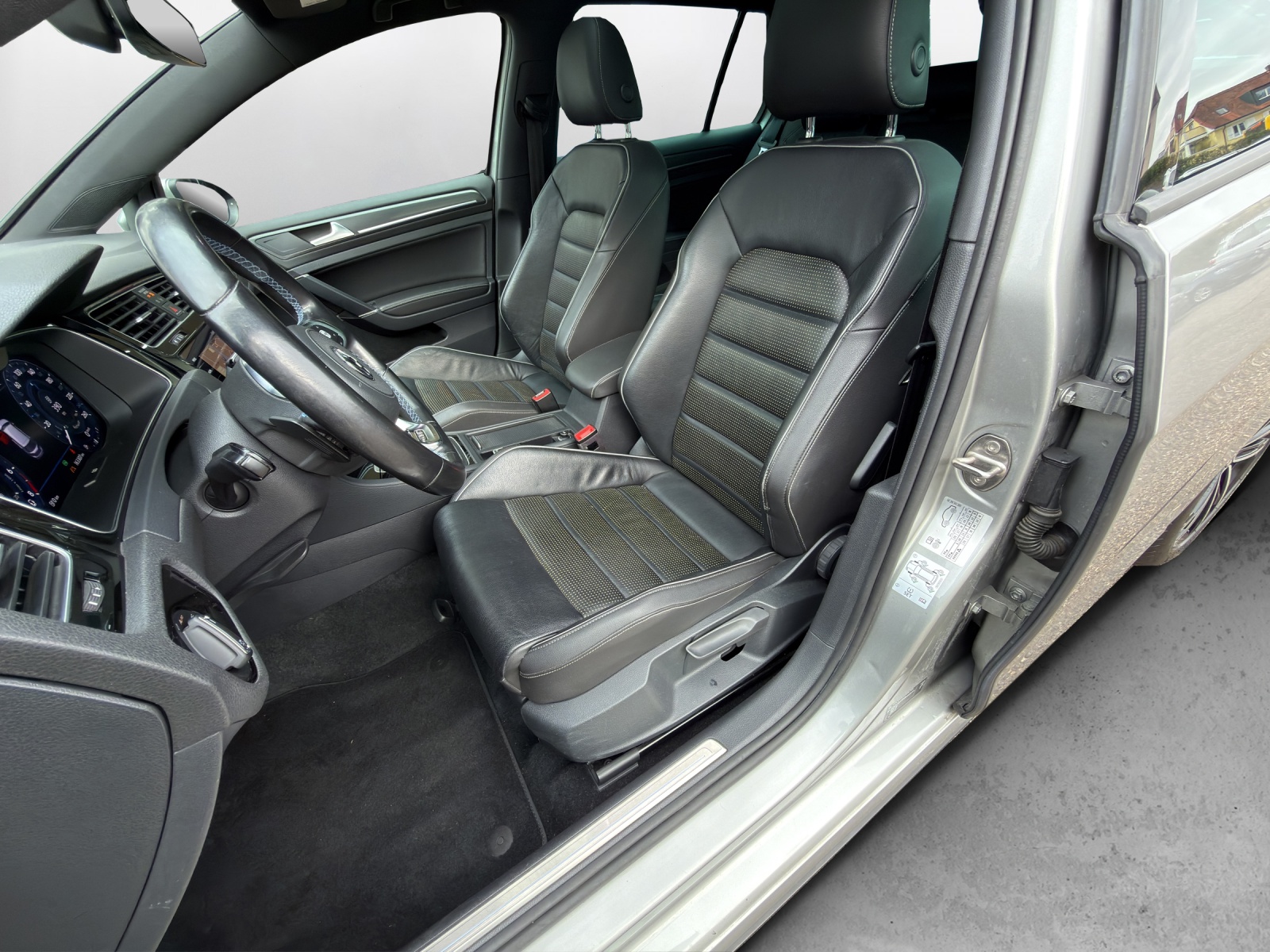 VW Golf 1.4 TSI GTE DSG-image-9