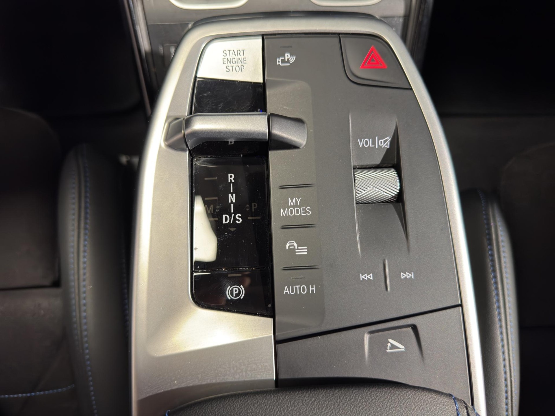 BMW X2 U10 20i sDrive paddles-image-10