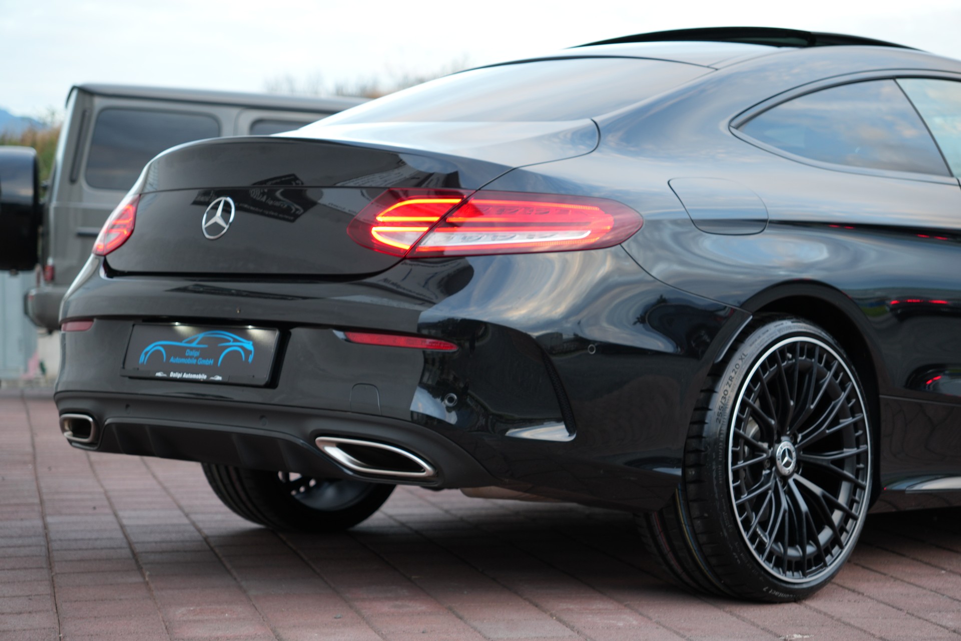 MERCEDES-BENZ C 300 Coupé AMG Line 9G-tronic (CH)-image-9
