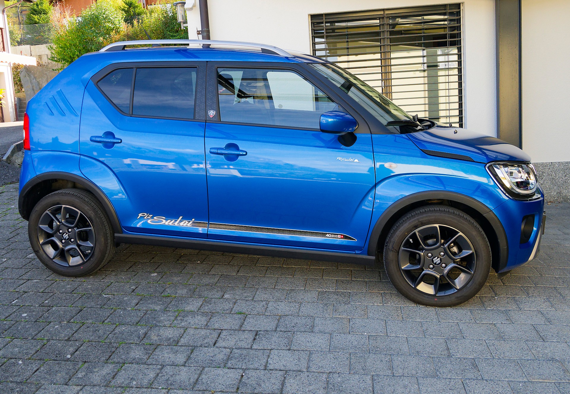 SUZUKI 1.2 Compact Hybrid 4x4-image-3