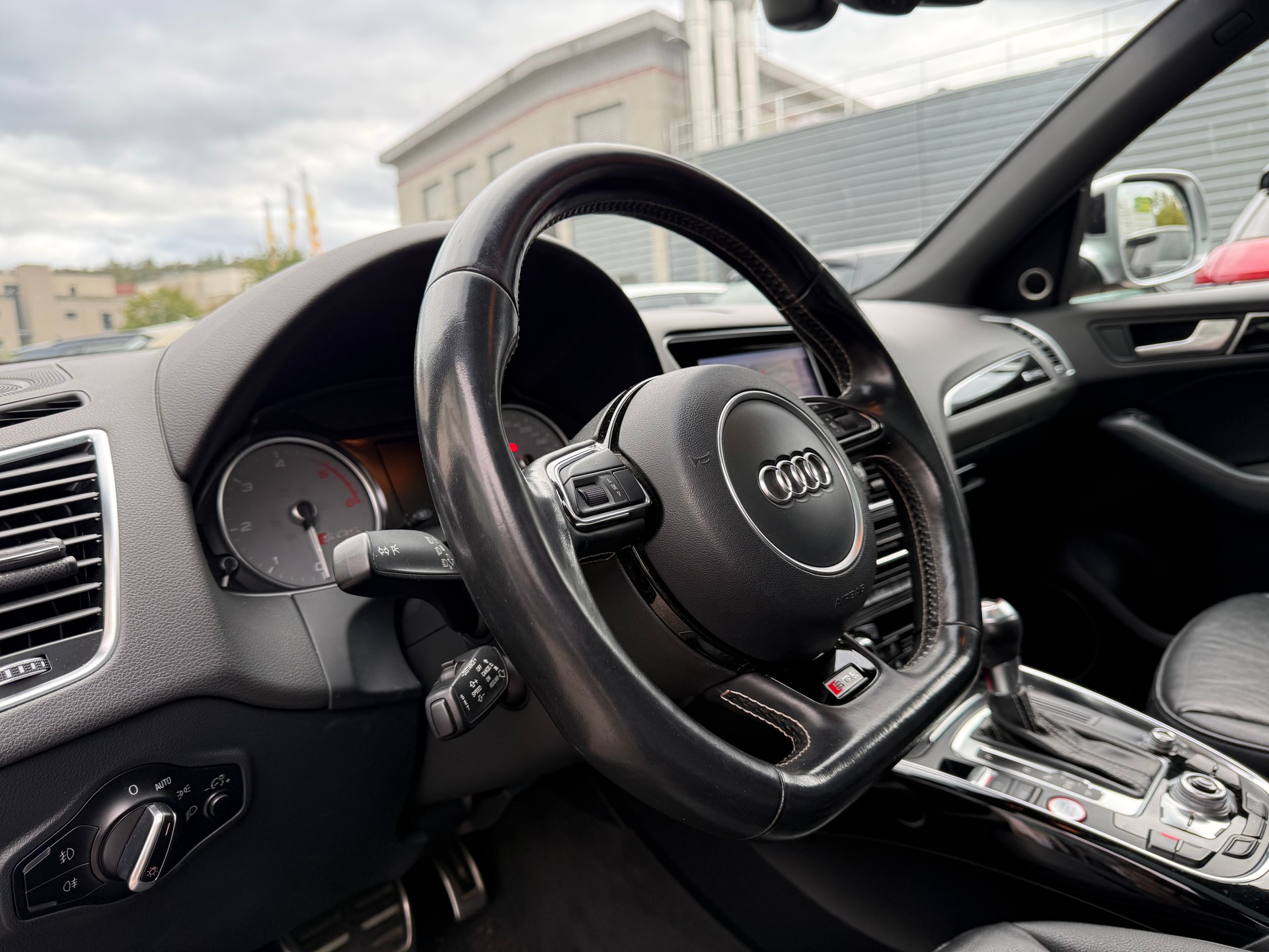 AUDI SQ5 3.0 TDI quattro tiptronic-image-17