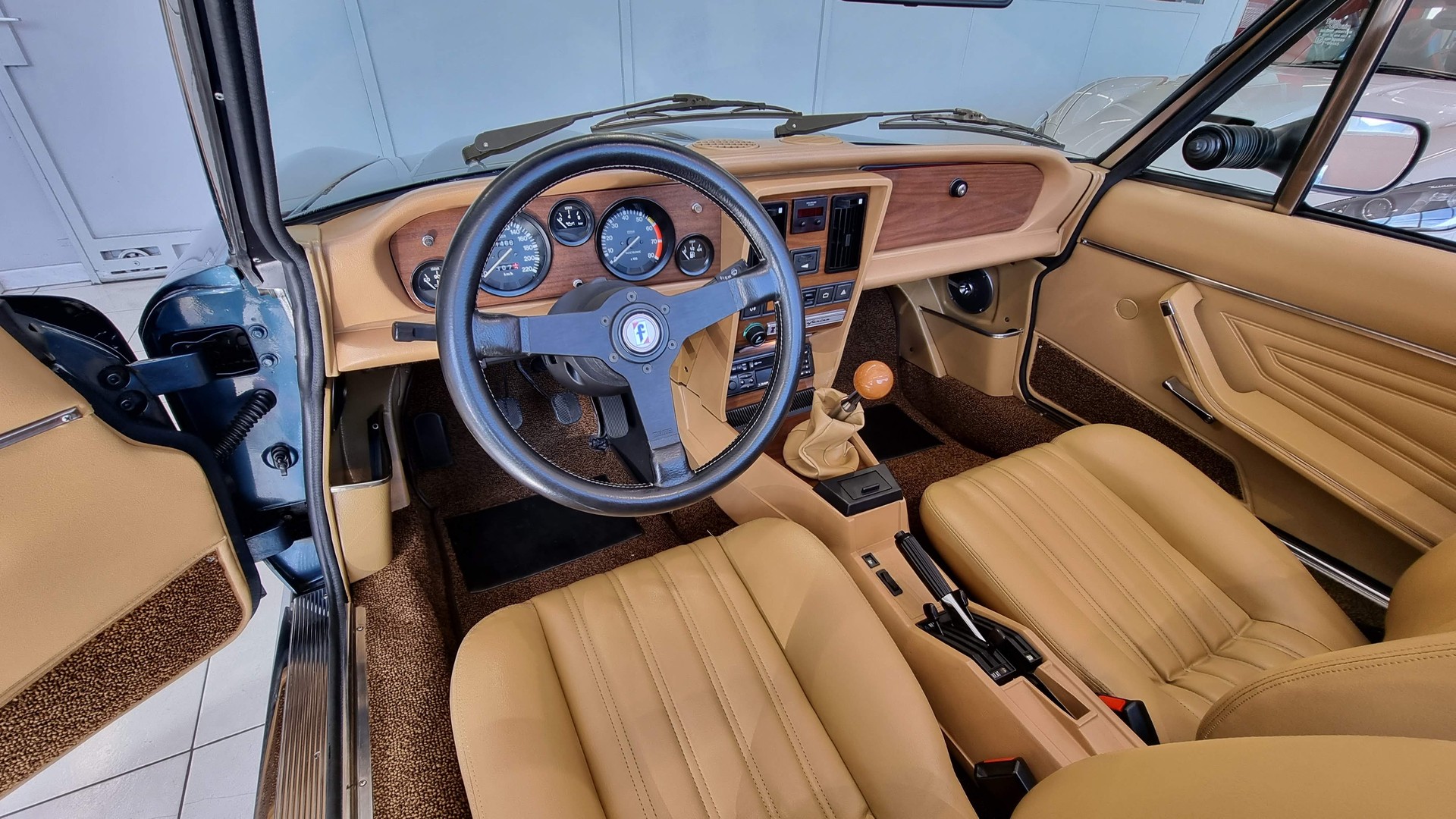 FIAT 124 Spidereuropa 2.0 i.e Azzurra-image-12