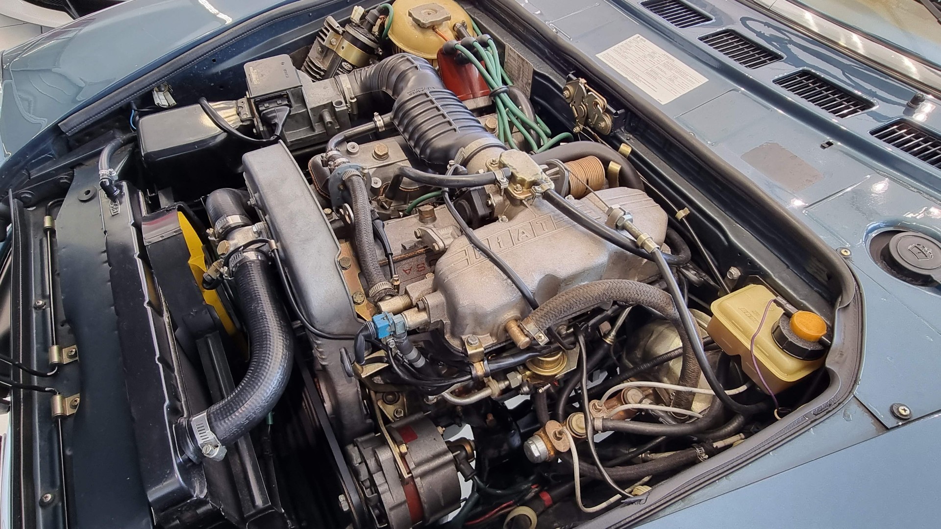 FIAT 124 Spidereuropa 2.0 i.e Azzurra-image-8