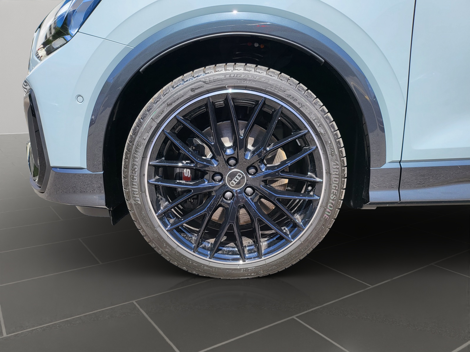 AUDI SQ2 TFSI quattro S-tronic-image-4