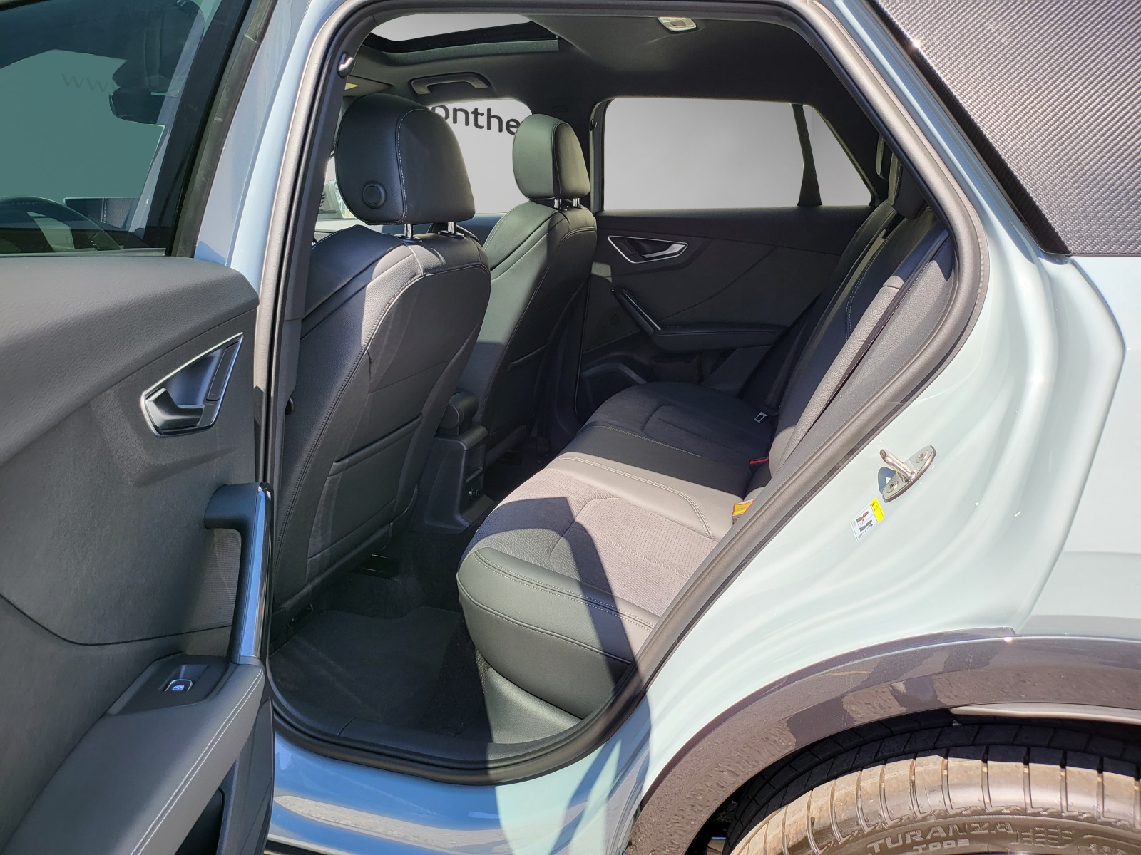 AUDI SQ2 TFSI quattro S-tronic-image-8
