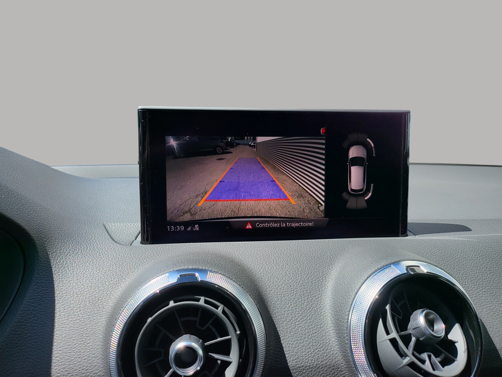 AUDI SQ2 TFSI quattro S-tronic-image-10