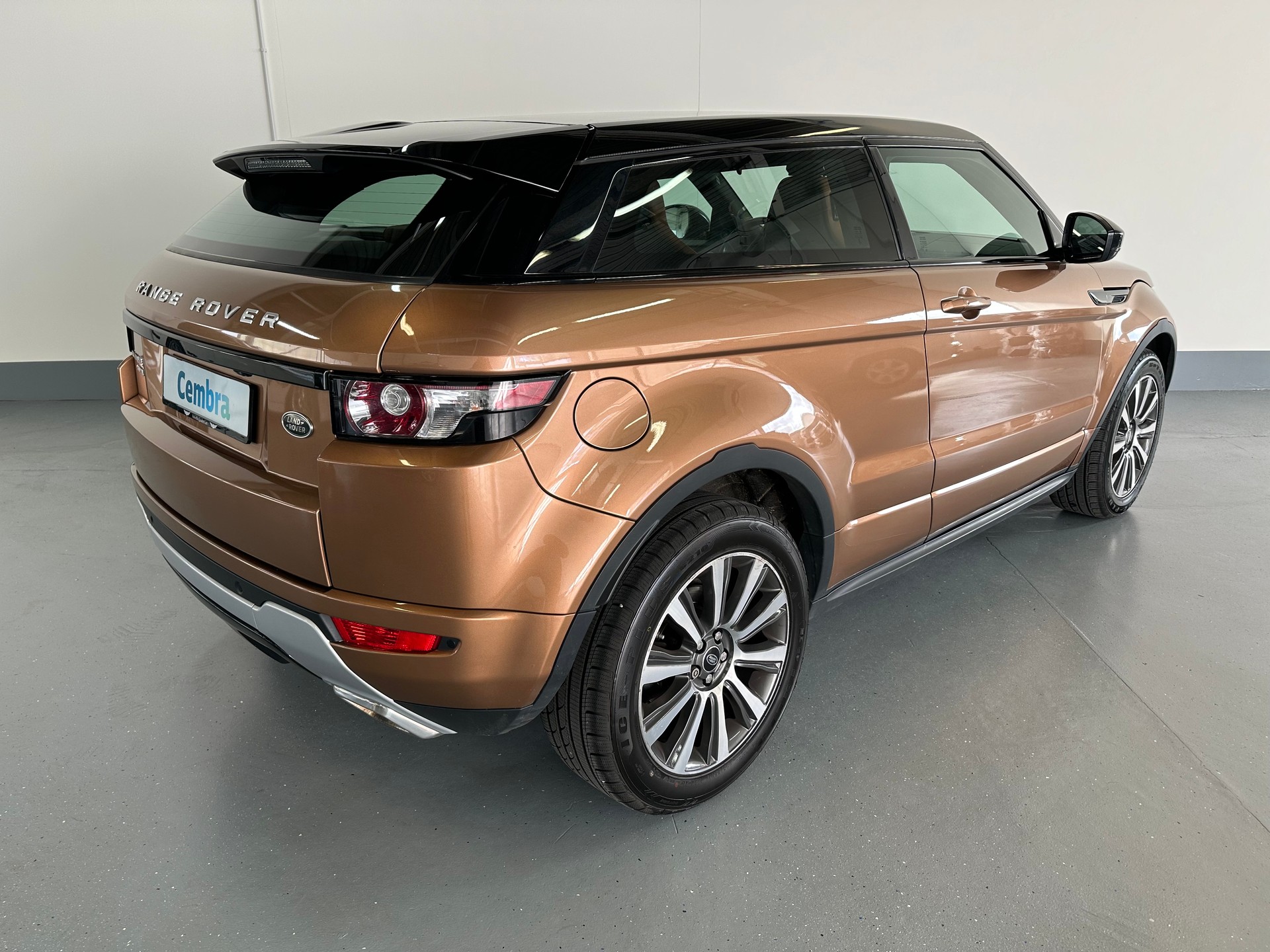 LAND ROVER Range Rover Evoque 2.2 SD4 Dynamic AT9-image-12