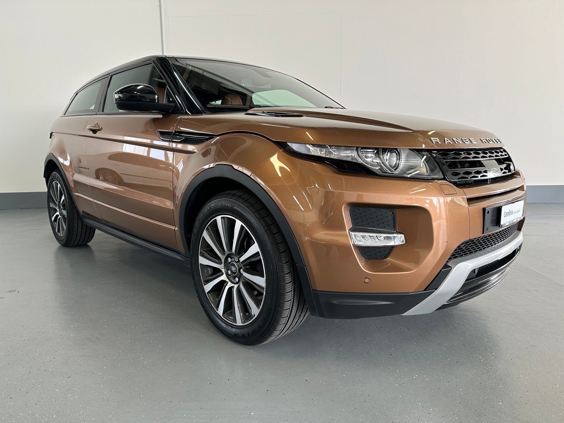LAND ROVER Range Rover Evoque 2.2 SD4 Dynamic AT9-image-3