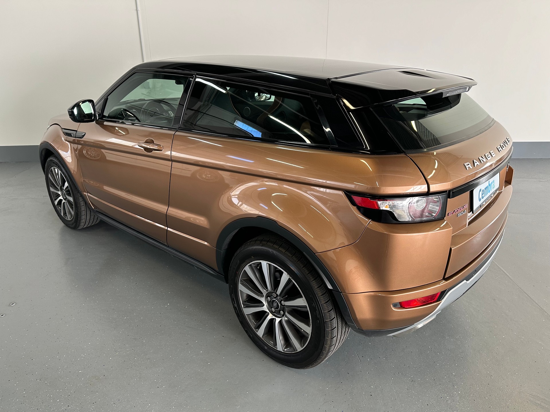 LAND ROVER Range Rover Evoque 2.2 SD4 Dynamic AT9-image-10