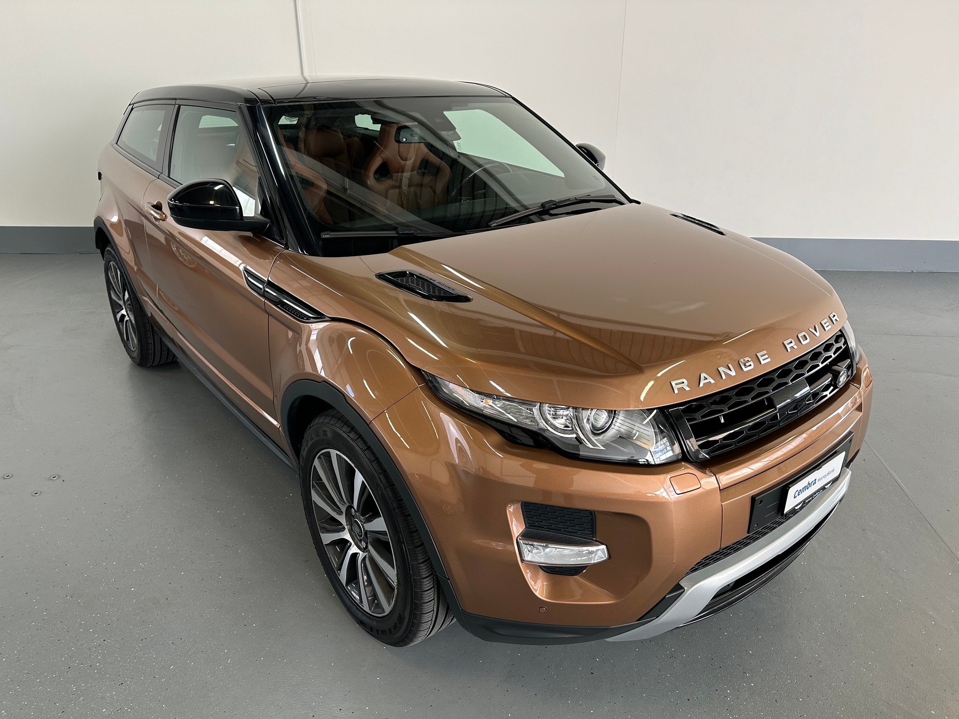 LAND ROVER Range Rover Evoque 2.2 SD4 Dynamic AT9-image-0