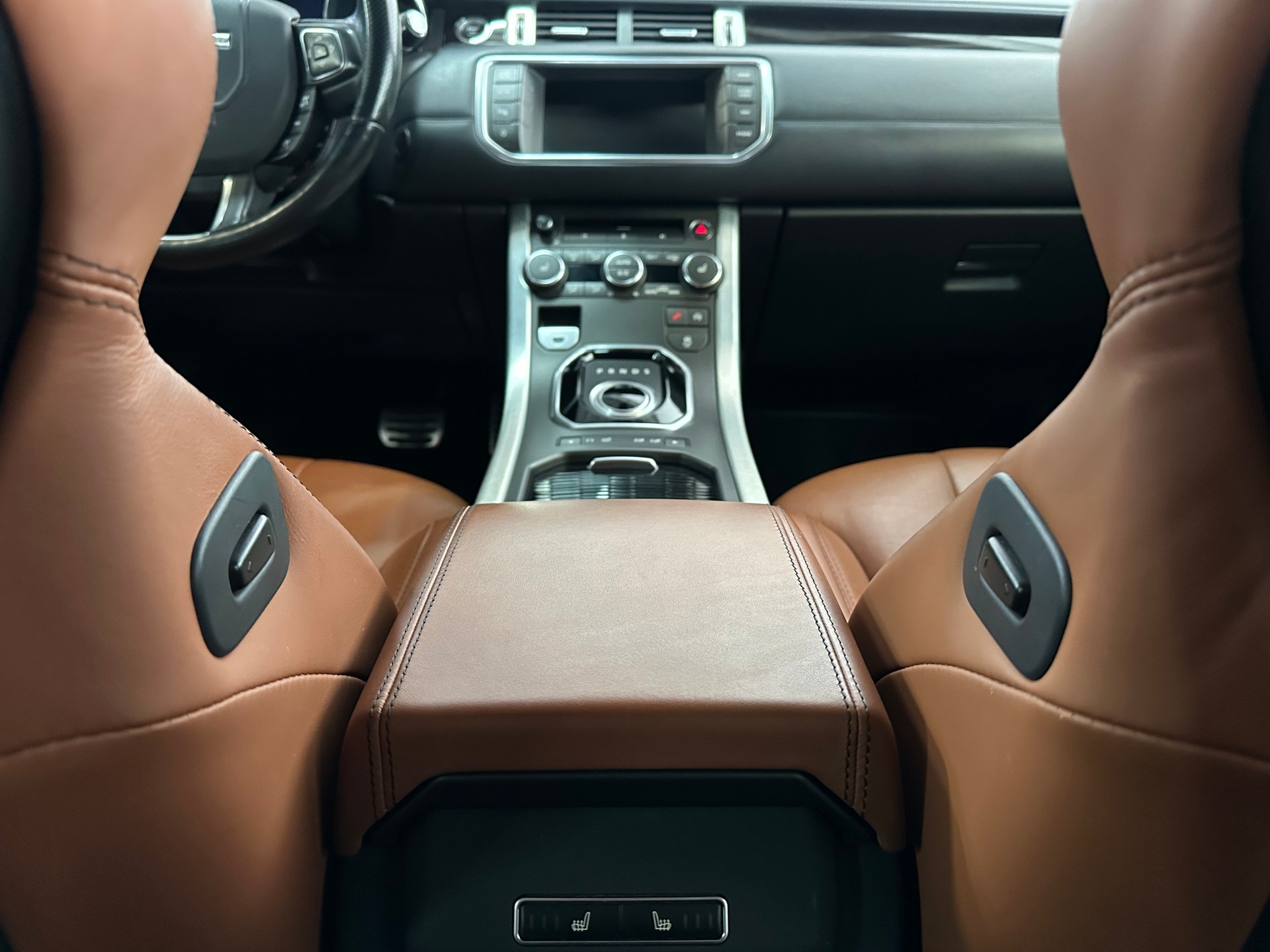 LAND ROVER Range Rover Evoque 2.2 SD4 Dynamic AT9-image-23