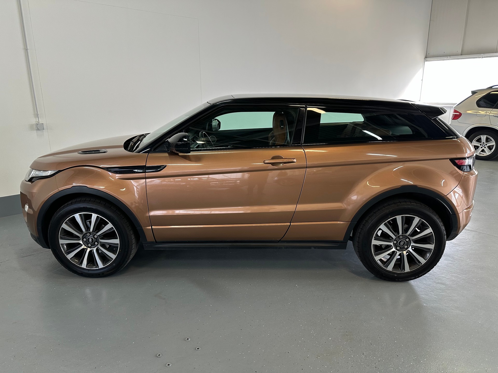 LAND ROVER Range Rover Evoque 2.2 SD4 Dynamic AT9-image-19