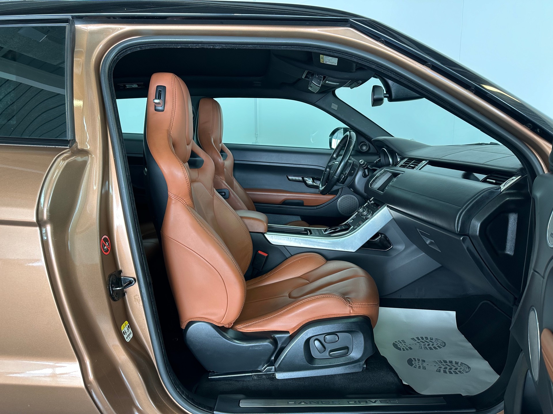 LAND ROVER Range Rover Evoque 2.2 SD4 Dynamic AT9-image-25
