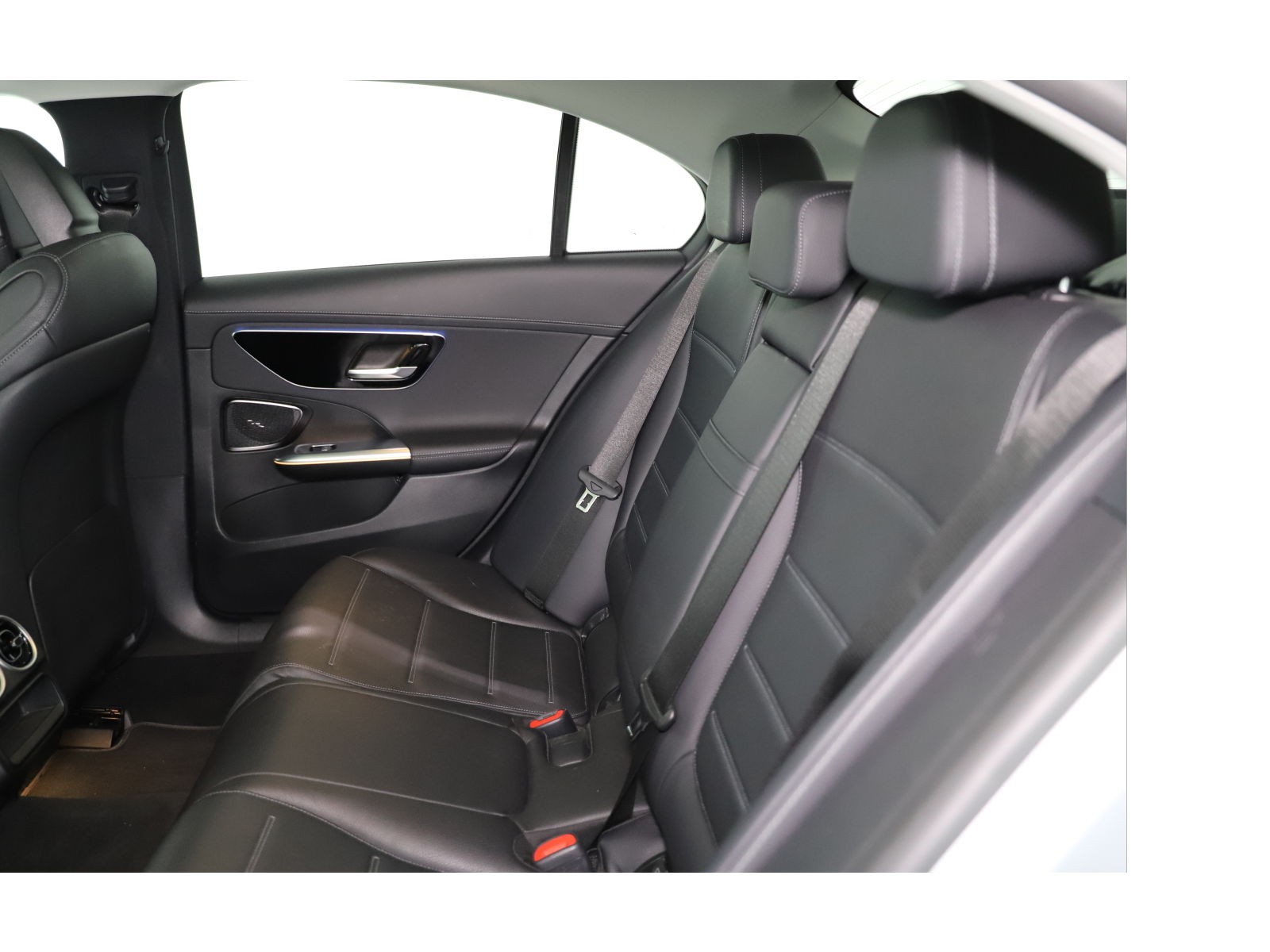 MERCEDES-BENZ C 220 d Avantgarde-image-12