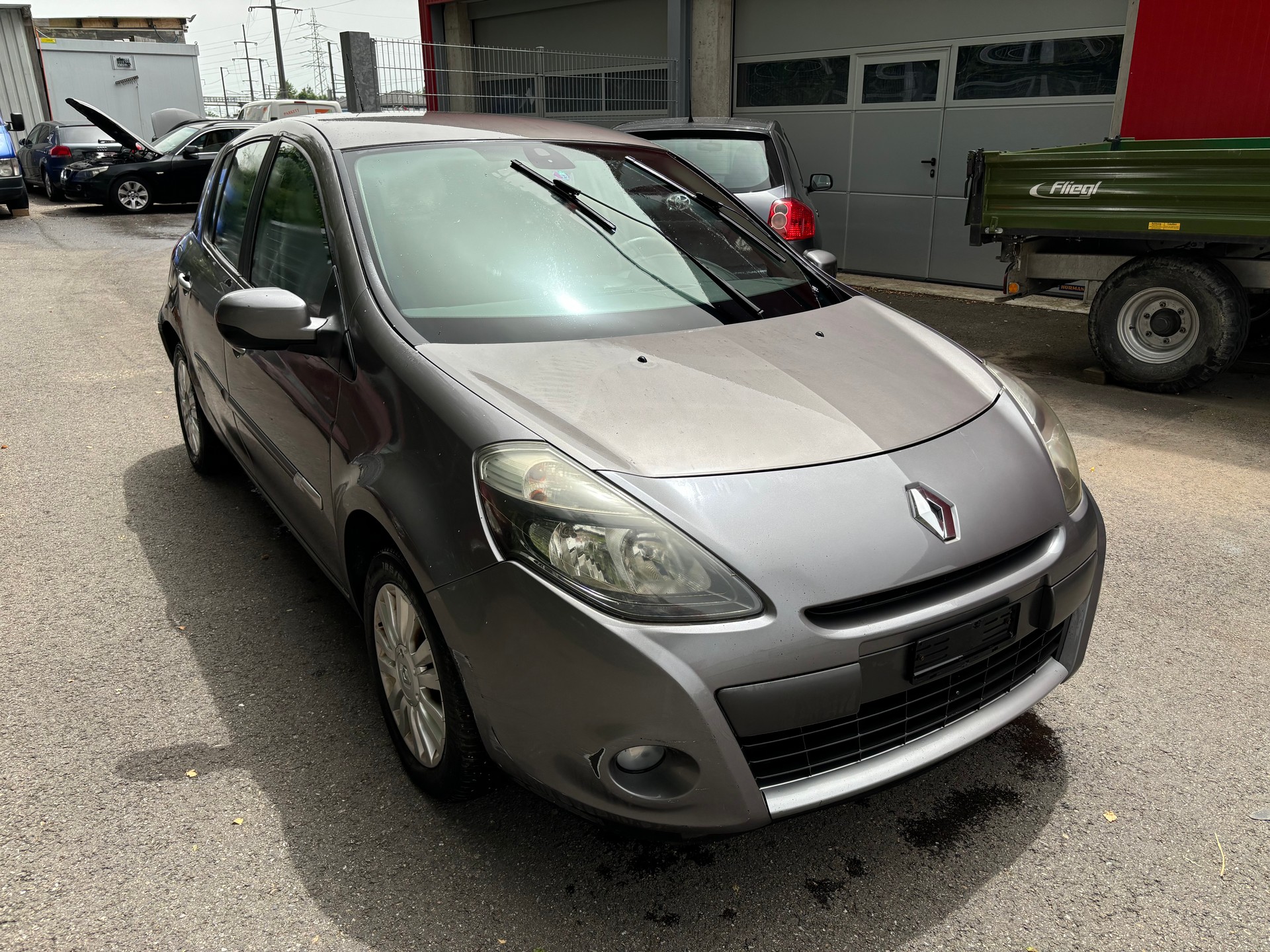 RENAULT Clio 1.2 16V Turbo Rip Curl-image-0