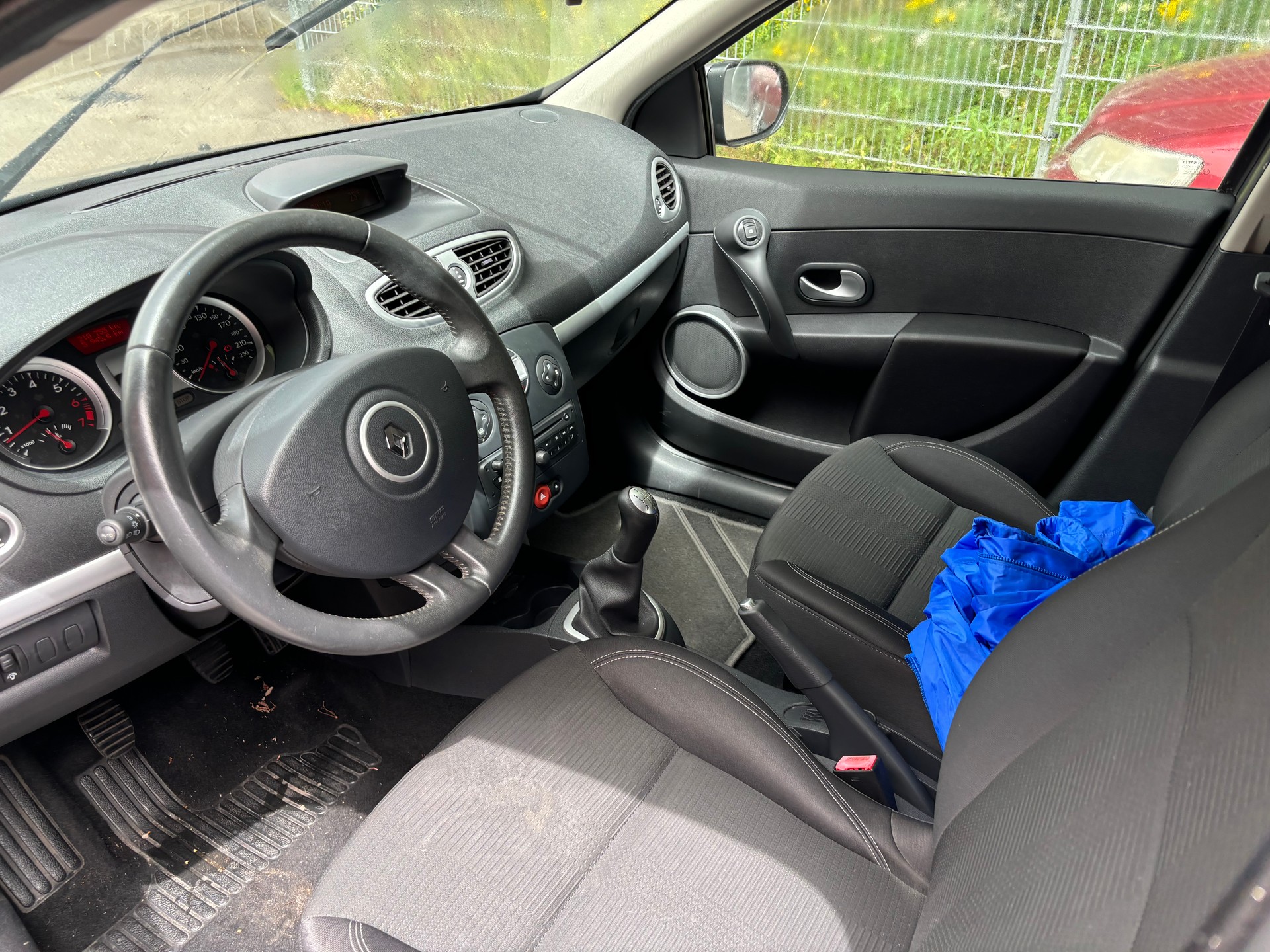 RENAULT Clio 1.2 16V Turbo Rip Curl-image-4