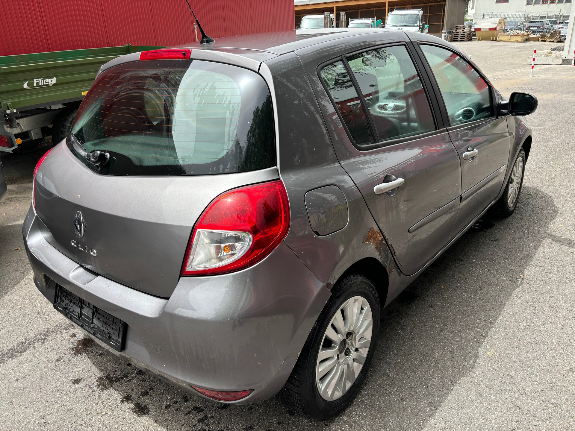 RENAULT Clio 1.2 16V Turbo Rip Curl-image-3