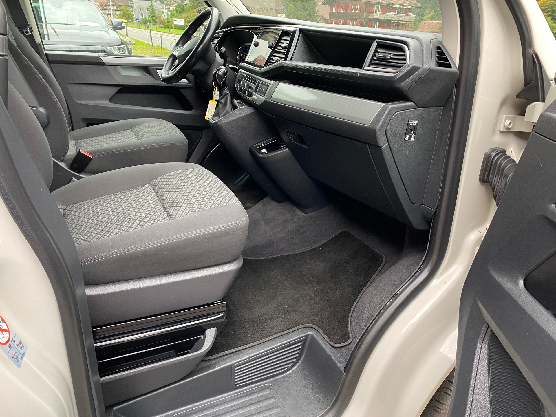 VW T6.1 California 2.0 TDI Beach Liberty Spirit-image-7