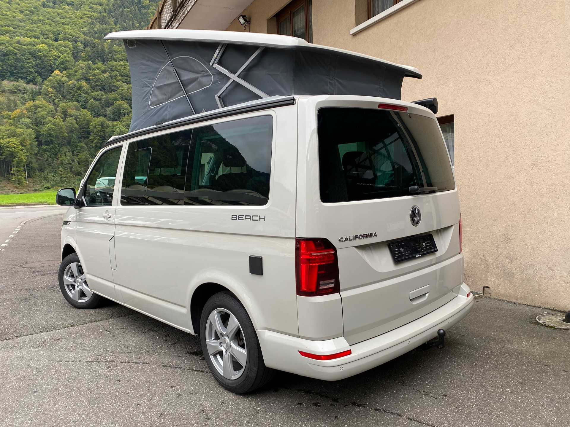 VW T6.1 California 2.0 TDI Beach Liberty Spirit-image-12
